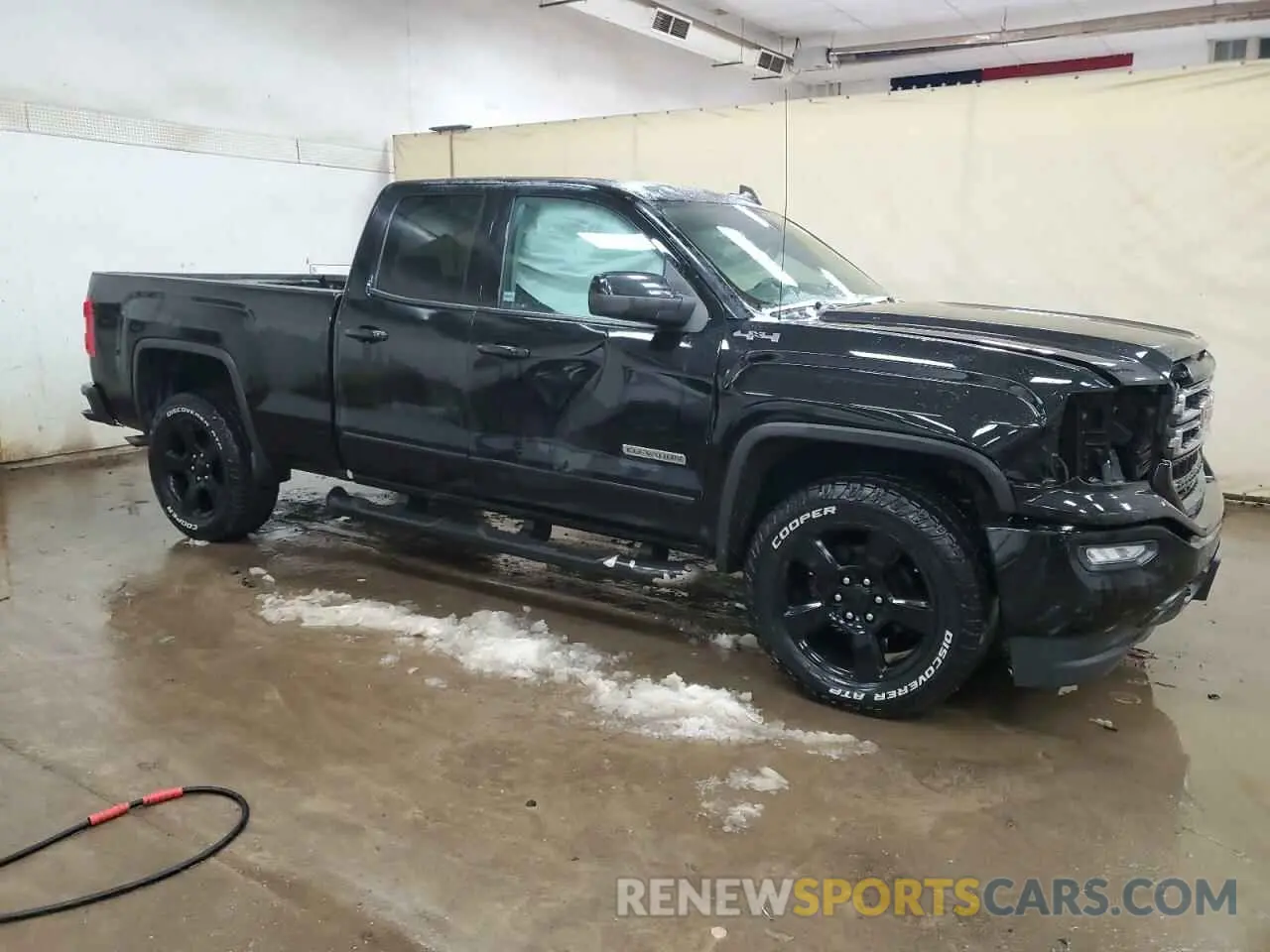 4 Photograph of a damaged car 2GTV2LEC0K1124314 GMC SIERRA 2019