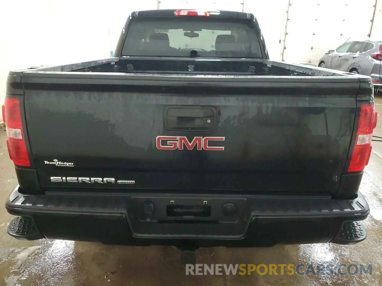 6 Photograph of a damaged car 2GTV2LEC0K1124314 GMC SIERRA 2019