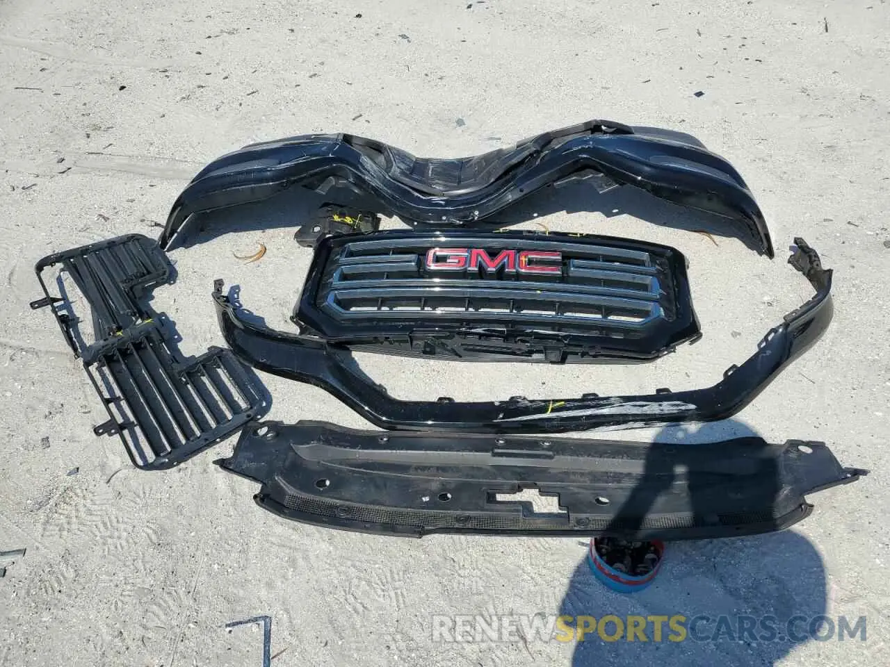 12 Photograph of a damaged car 2GTV2LEC1K1155653 GMC SIERRA 2019