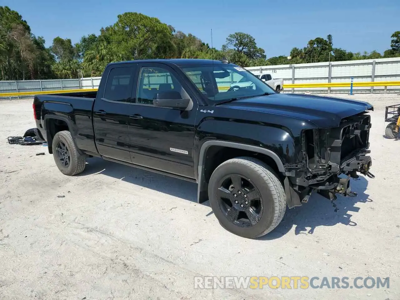 4 Photograph of a damaged car 2GTV2LEC1K1155653 GMC SIERRA 2019