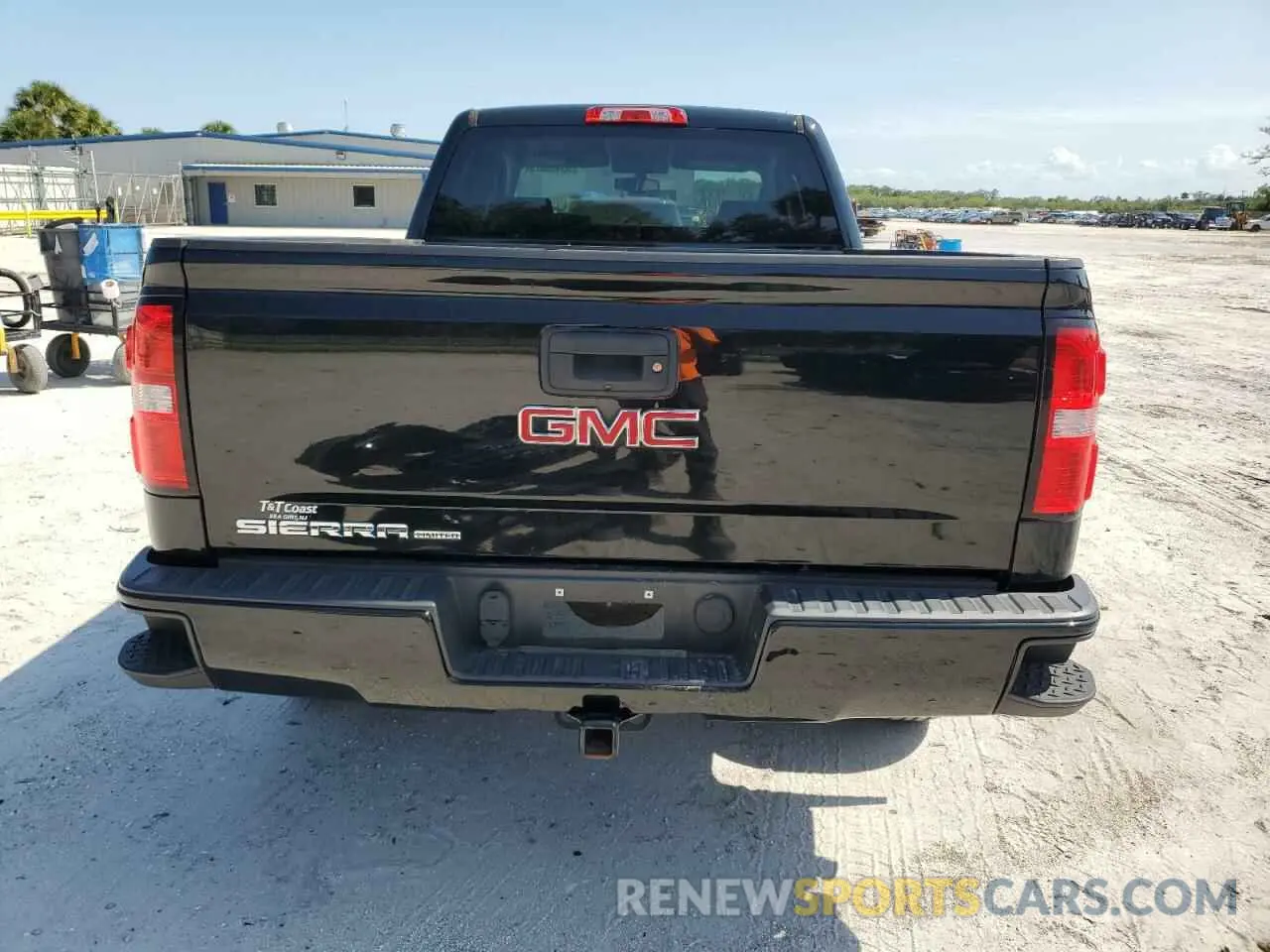 6 Photograph of a damaged car 2GTV2LEC1K1155653 GMC SIERRA 2019