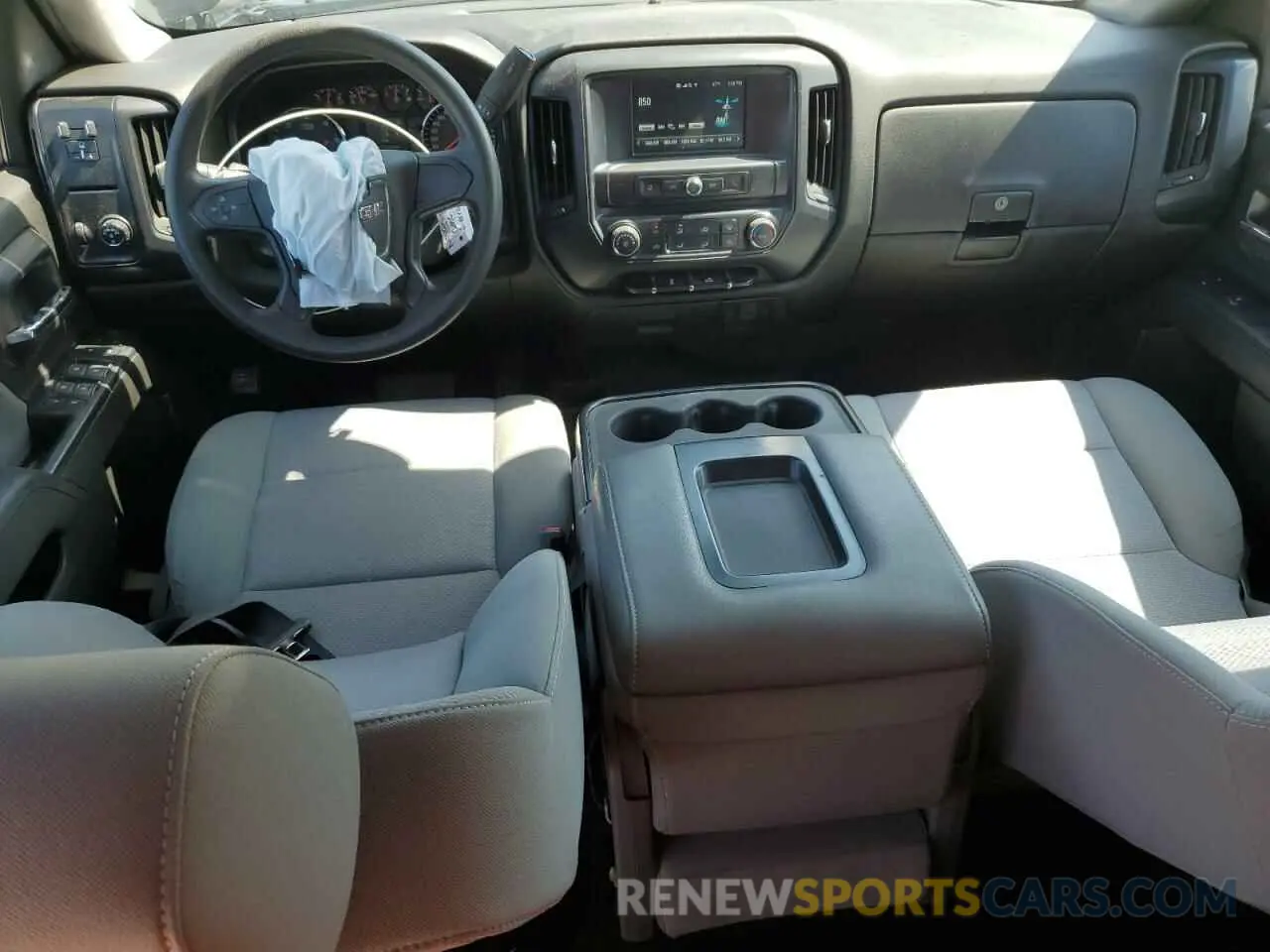 8 Photograph of a damaged car 2GTV2LEC1K1155653 GMC SIERRA 2019