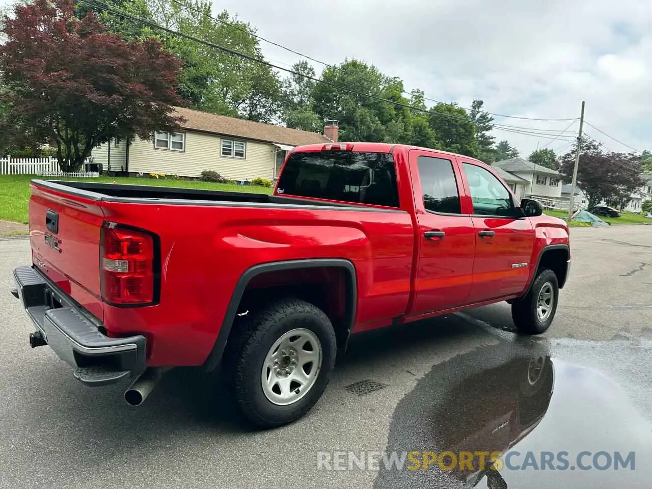 4 Photograph of a damaged car 2GTV2LEC1K1187034 GMC SIERRA 2019