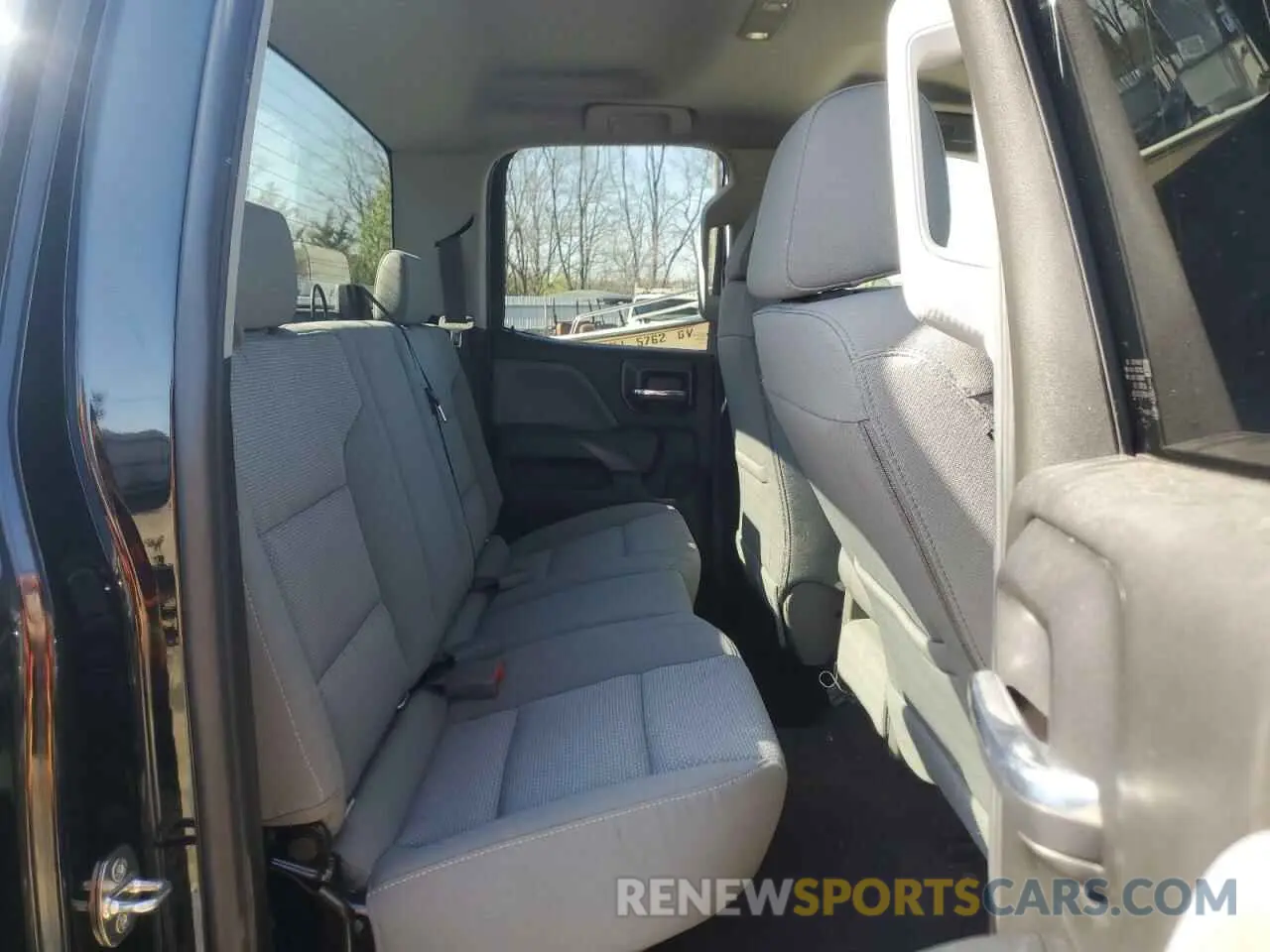 10 Photograph of a damaged car 2GTV2LEC6K1207052 GMC SIERRA 2019