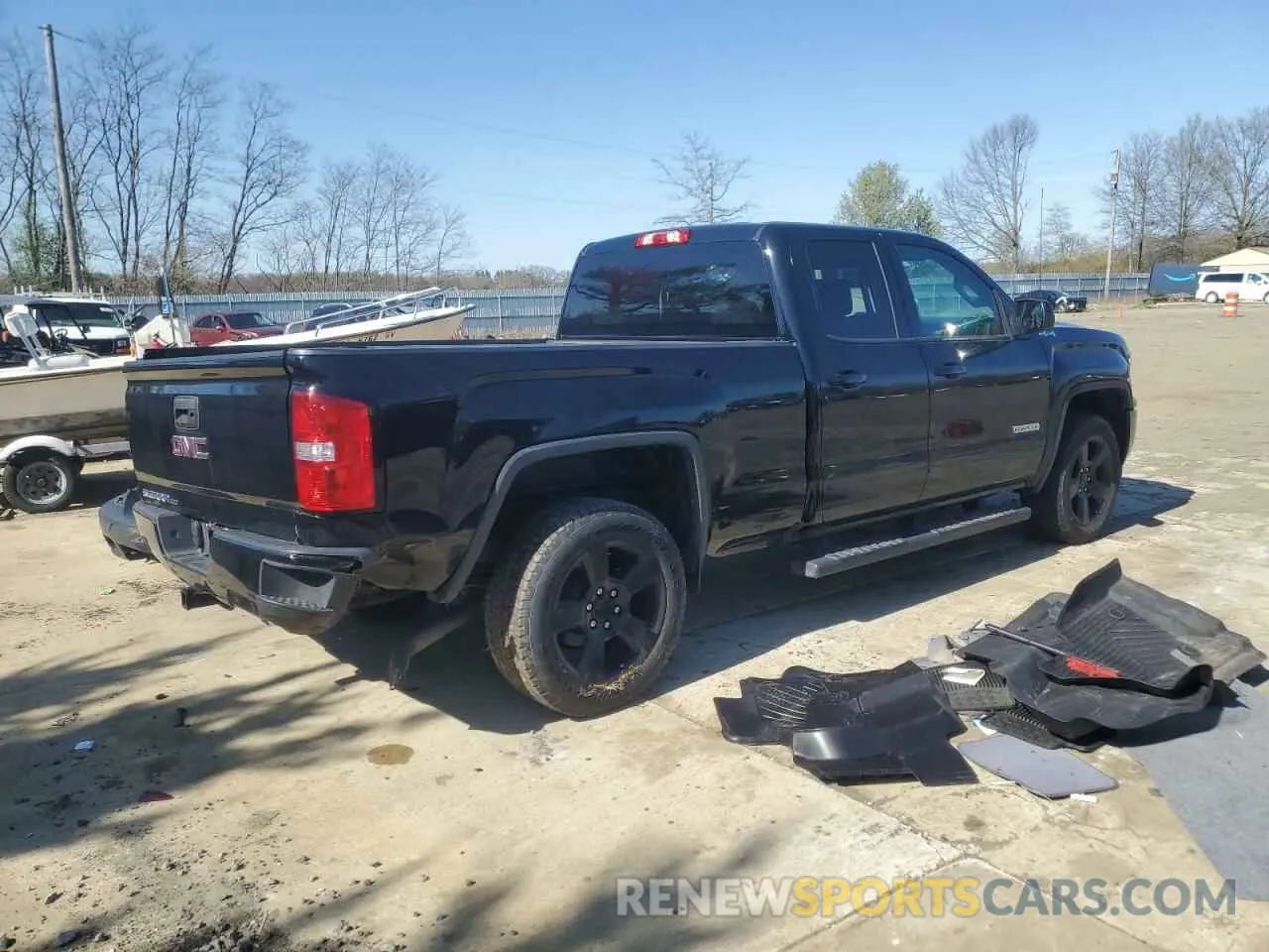 3 Photograph of a damaged car 2GTV2LEC6K1207052 GMC SIERRA 2019