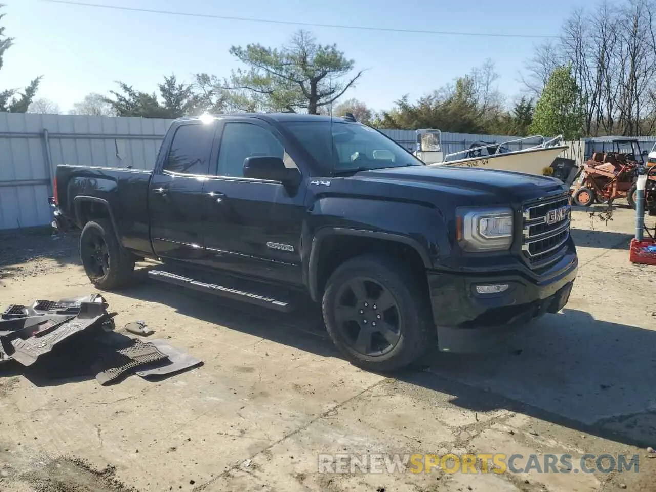 4 Photograph of a damaged car 2GTV2LEC6K1207052 GMC SIERRA 2019