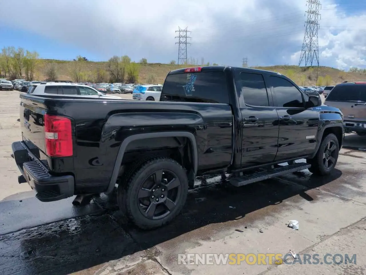 3 Photograph of a damaged car 2GTV2LEC7K1109728 GMC SIERRA 2019
