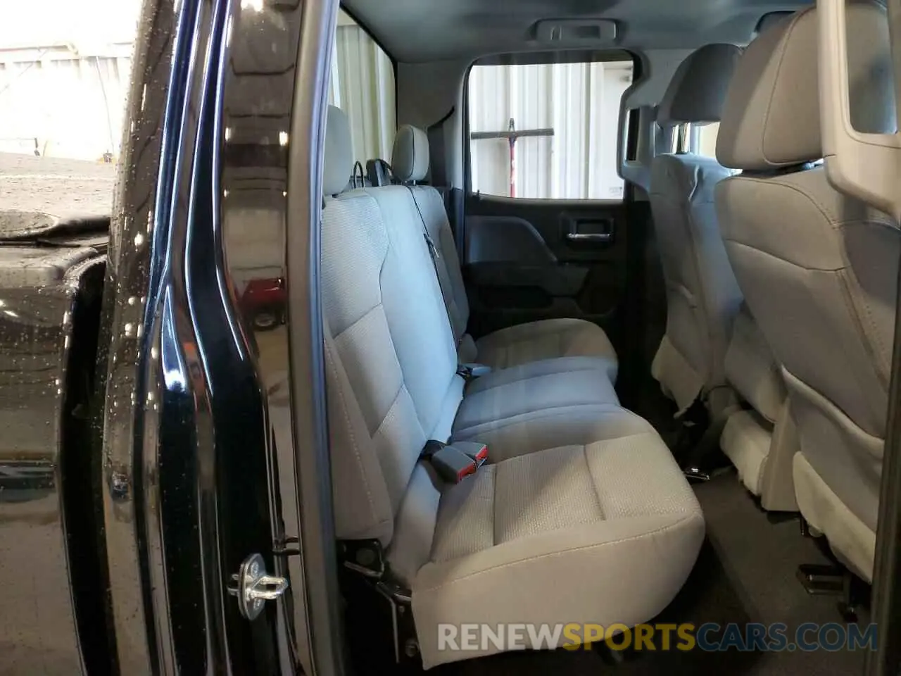 10 Photograph of a damaged car 2GTV2LECXK1166490 GMC SIERRA 2019