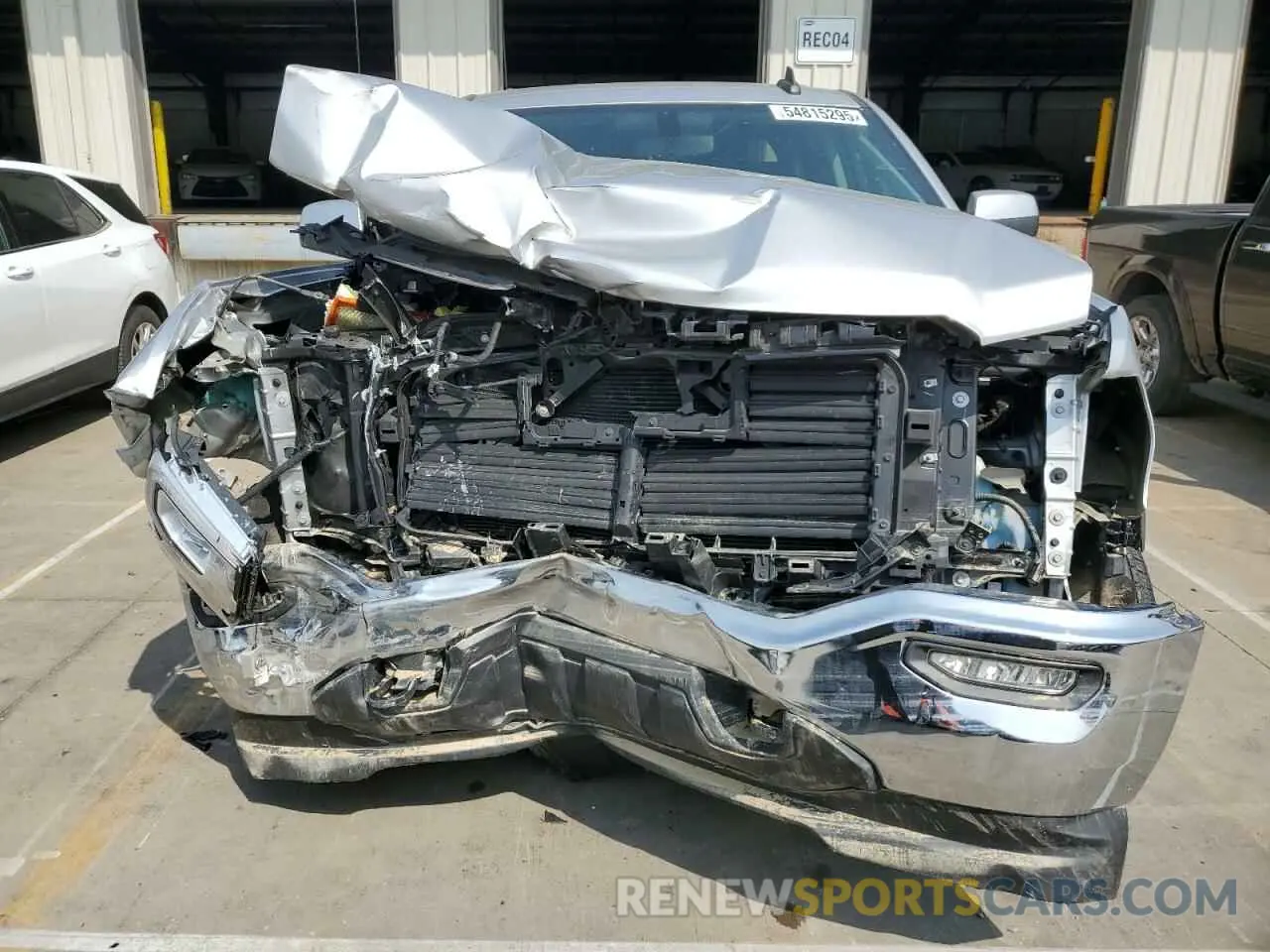 5 Photograph of a damaged car 2GTV2MEC2K1188148 GMC SIERRA 2019