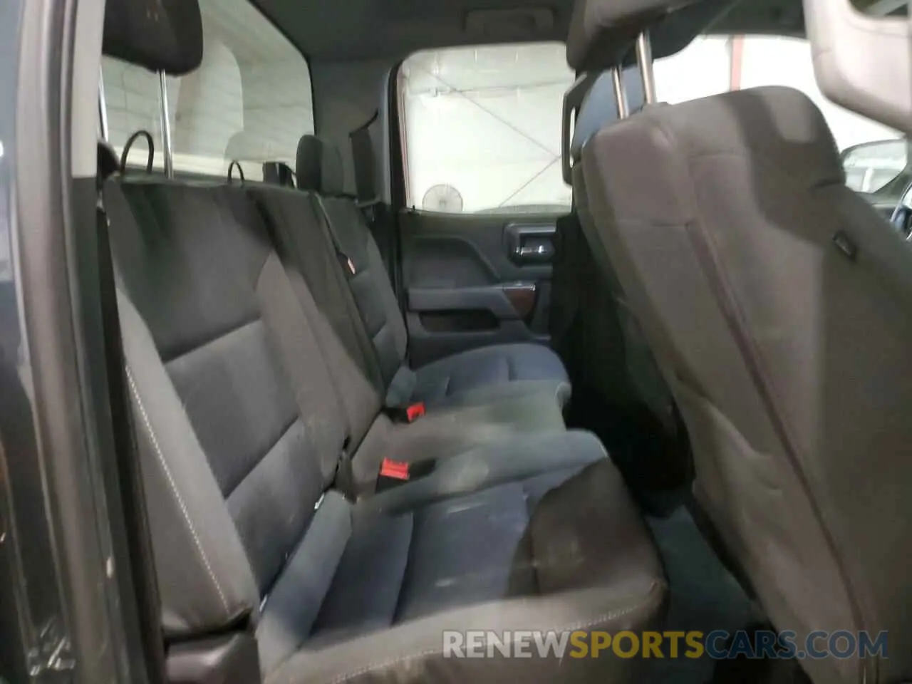 10 Photograph of a damaged car 2GTV2MEC6K1215450 GMC SIERRA 2019