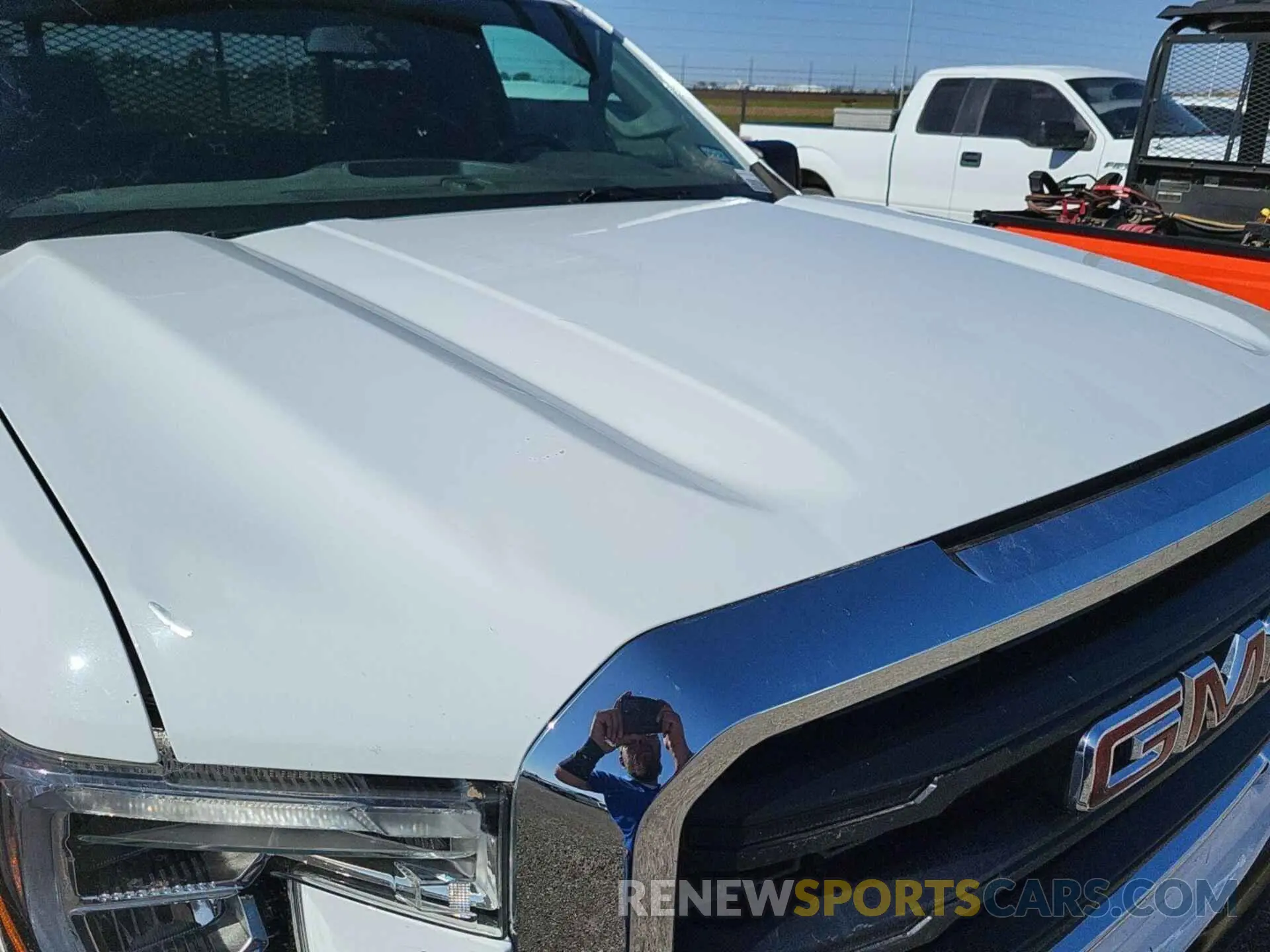 7 Photograph of a damaged car 3GTN8AEF8KG189531 GMC SIERRA 2019