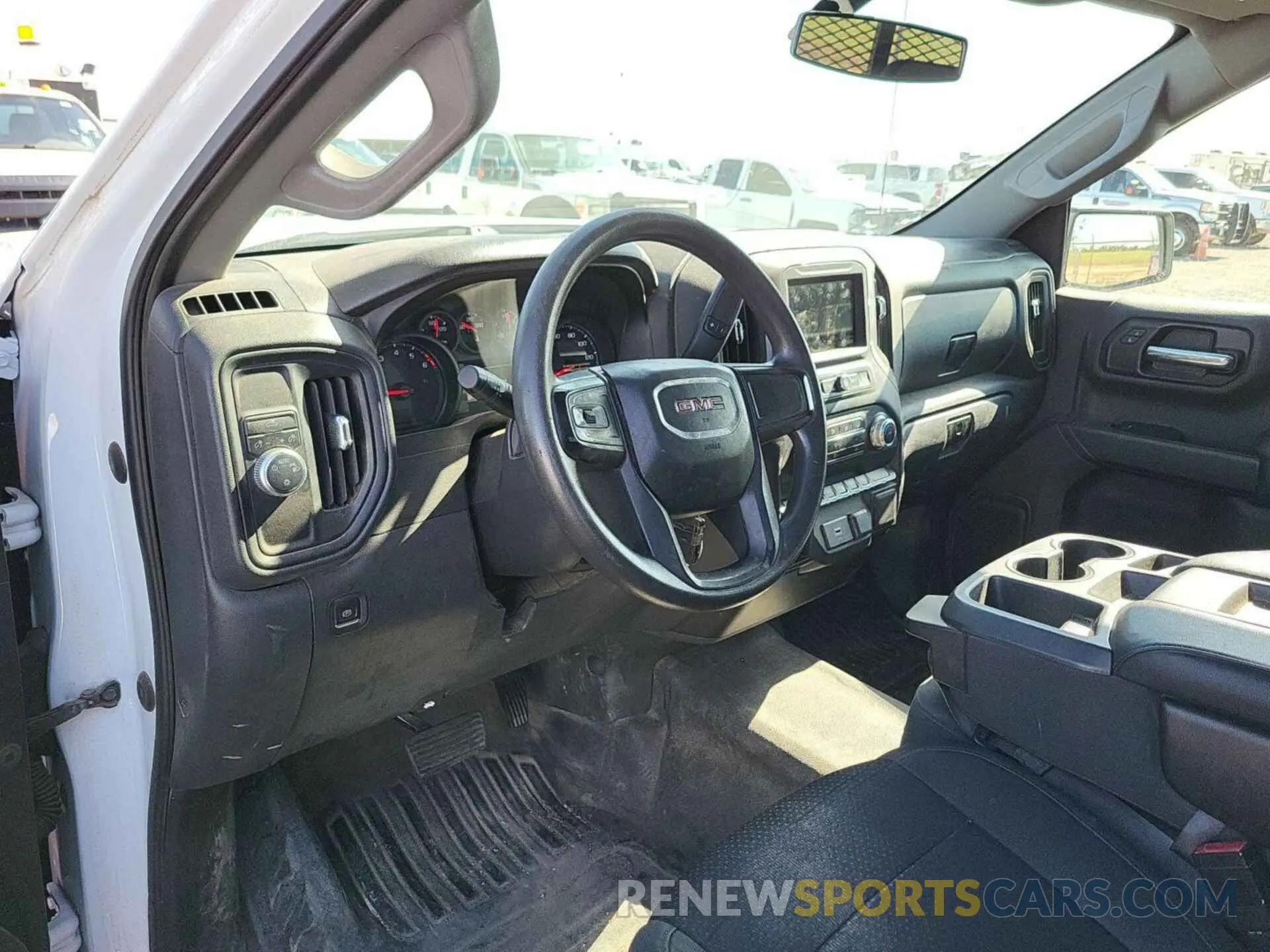 9 Photograph of a damaged car 3GTN8AEF8KG189531 GMC SIERRA 2019