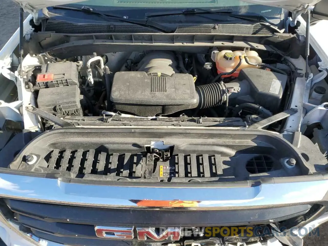 11 Photograph of a damaged car 3GTN9AEH7KG166773 GMC SIERRA 2019