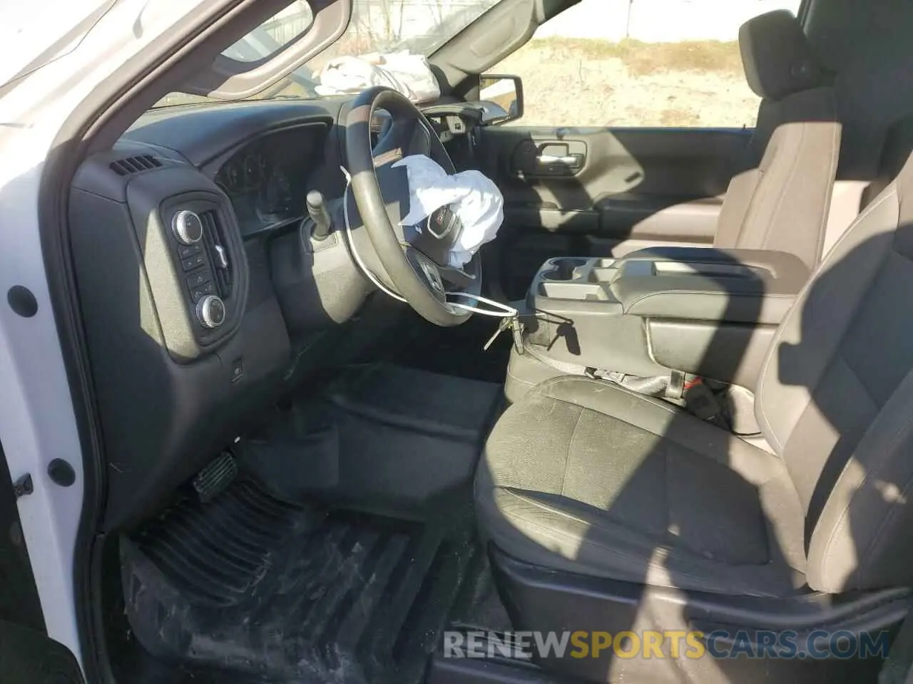 7 Photograph of a damaged car 3GTN9AEH7KG166773 GMC SIERRA 2019