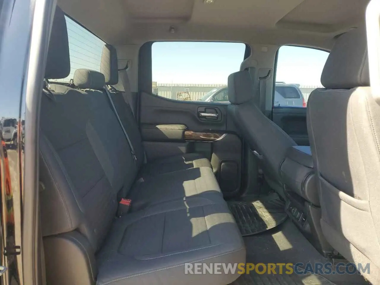 10 Photograph of a damaged car 3GTP8BED1KG108222 GMC SIERRA 2019