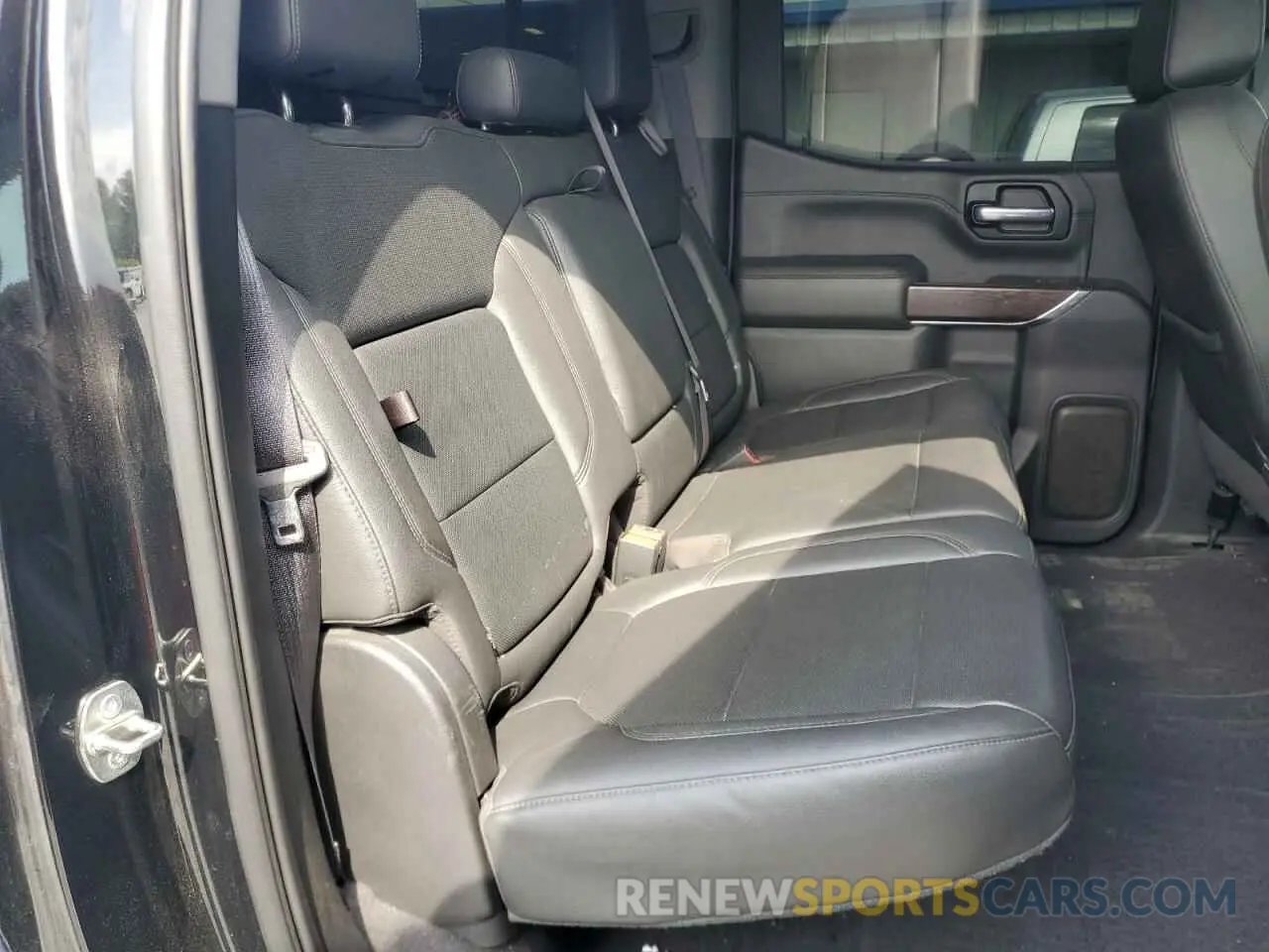 10 Photograph of a damaged car 3GTP8DED7KG227114 GMC SIERRA 2019
