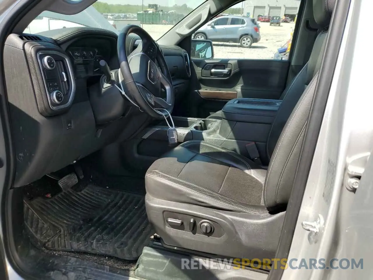7 Photograph of a damaged car 3GTP8DED7KG310218 GMC SIERRA 2019