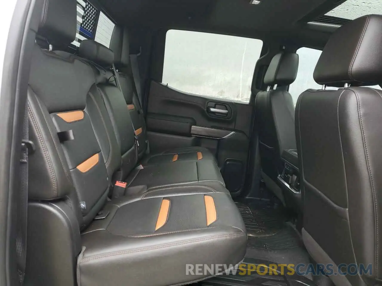10 Photograph of a damaged car 3GTP9EEL3KG109796 GMC SIERRA 2019