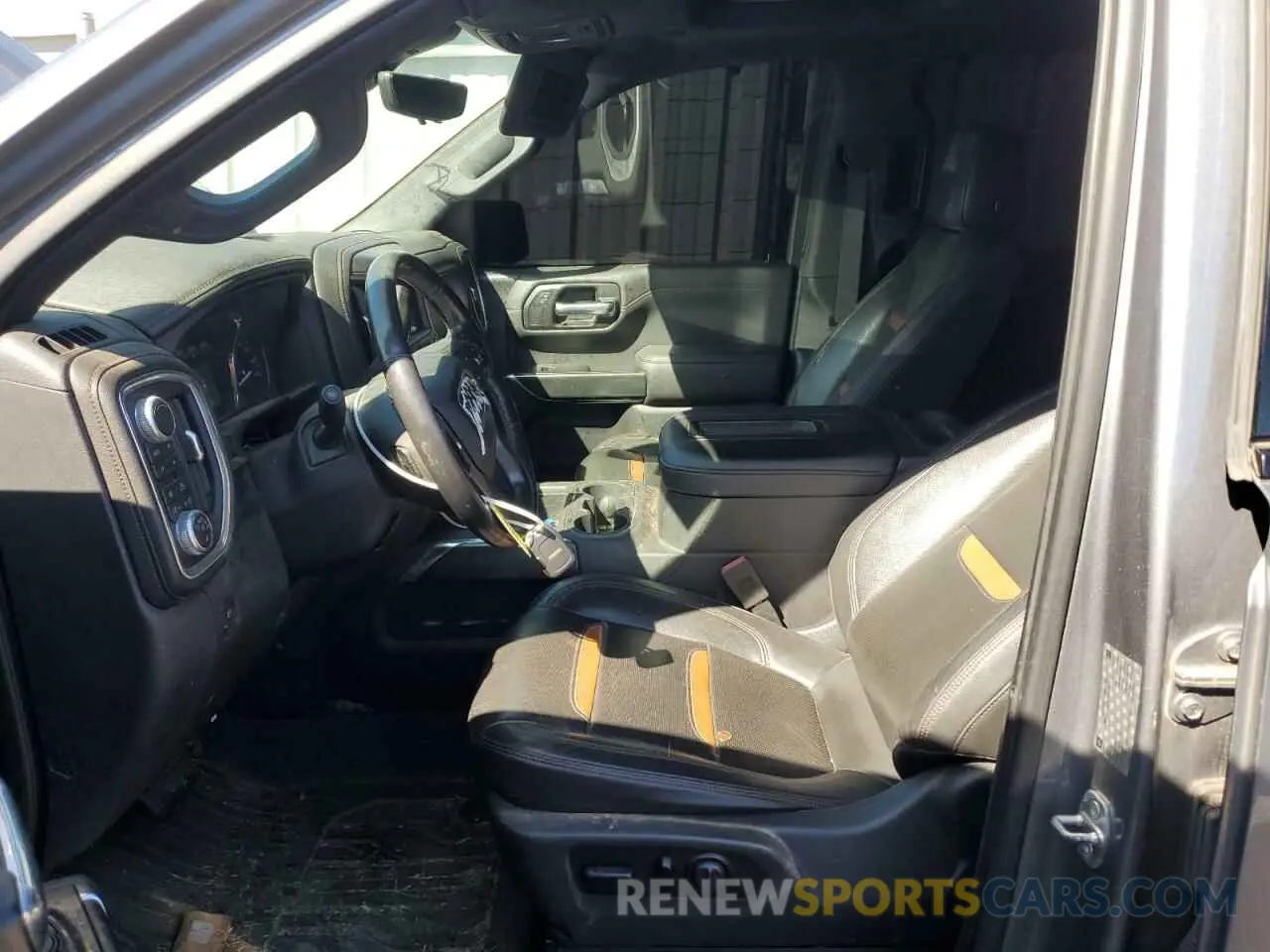 7 Photograph of a damaged car 3GTP9EEL4KG197662 GMC SIERRA 2019