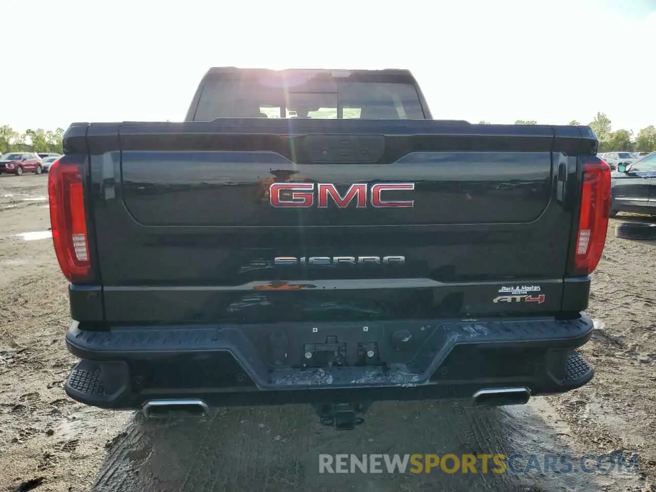 6 Photograph of a damaged car 3GTP9EEL8KG183957 GMC SIERRA 2019