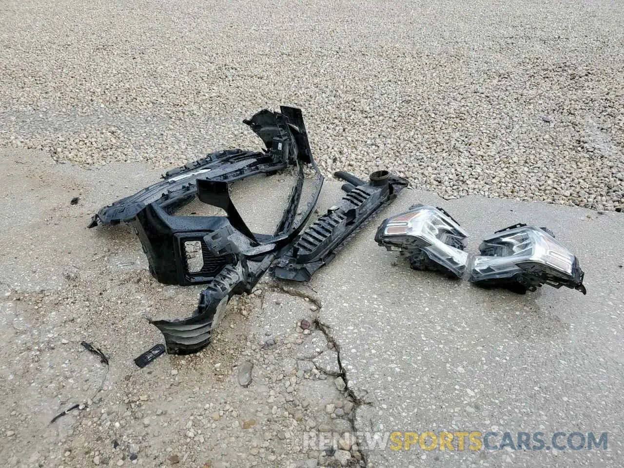 12 Photograph of a damaged car 3GTP9EEL9KG231658 GMC SIERRA 2019