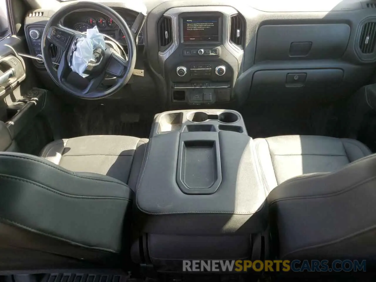 8 Photograph of a damaged car 3GTU9AEFXKG215328 GMC SIERRA 2019