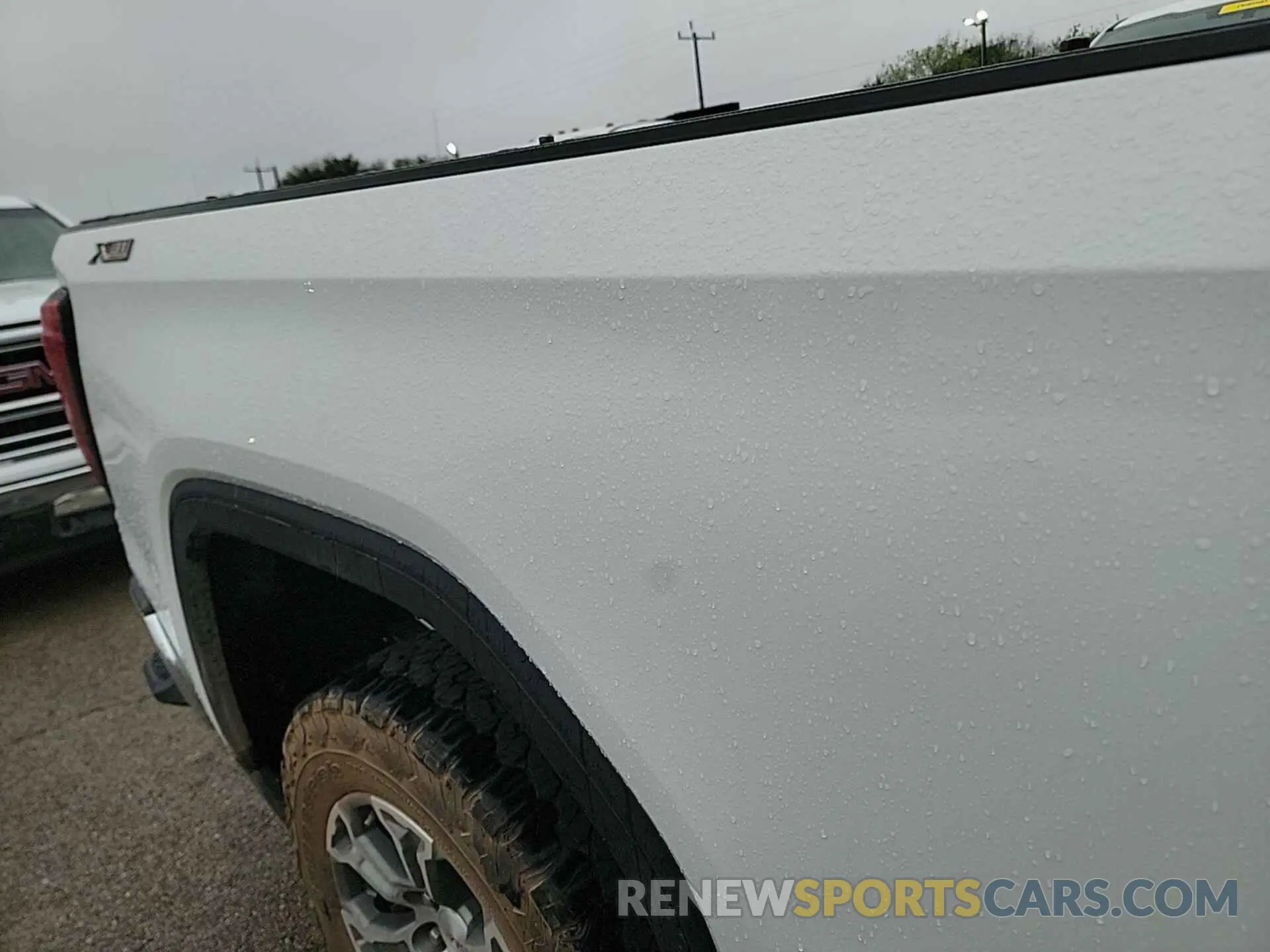 14 Photograph of a damaged car 3GTU9BED9KG226096 GMC SIERRA 2019