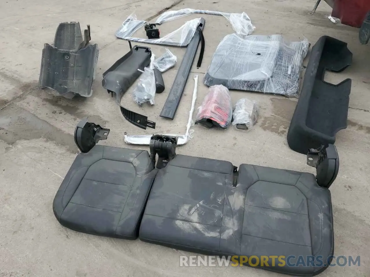 12 Photograph of a damaged car 3GTU9DED0KG120891 GMC SIERRA 2019