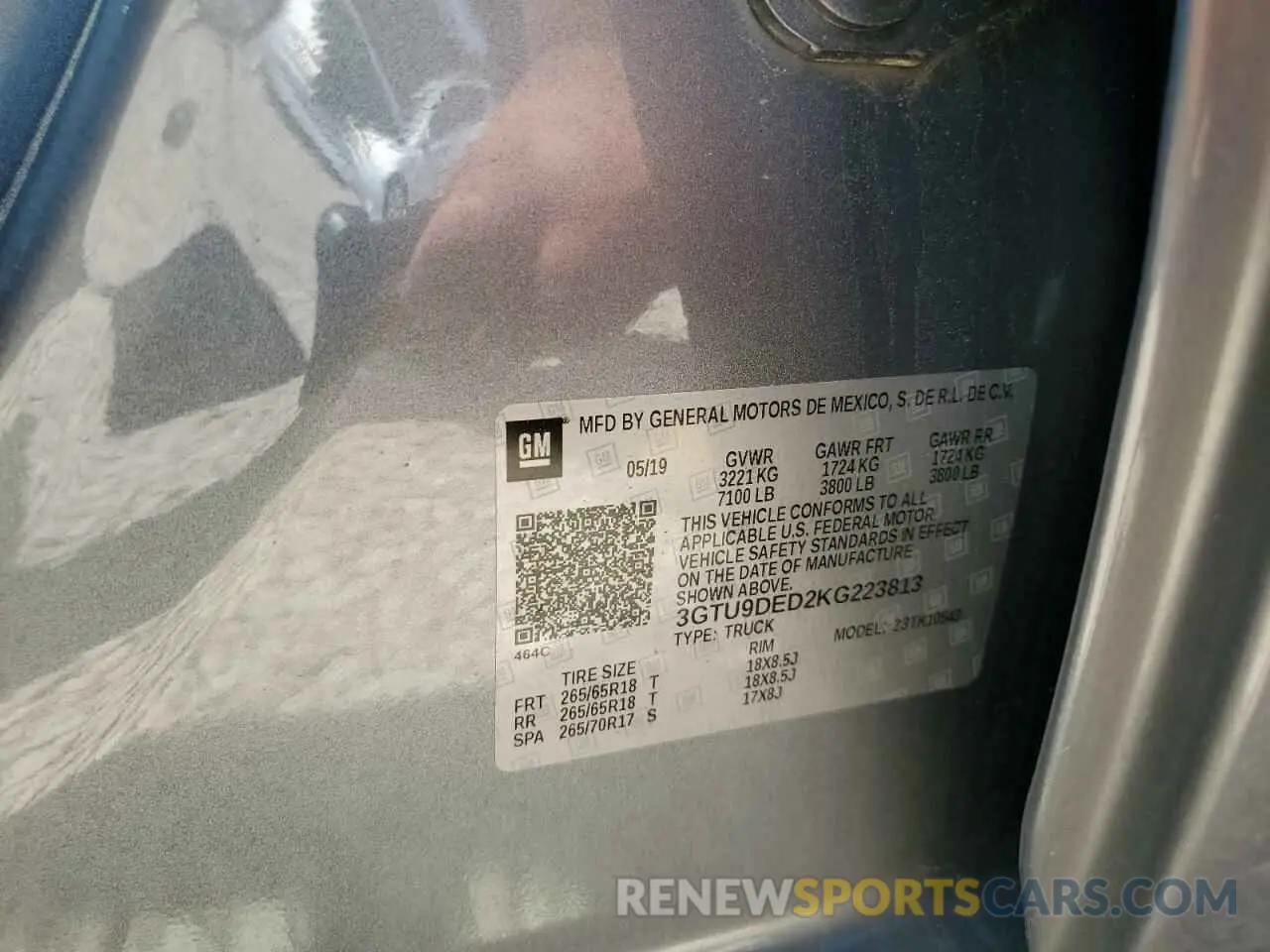 12 Photograph of a damaged car 3GTU9DED2KG223813 GMC SIERRA 2019