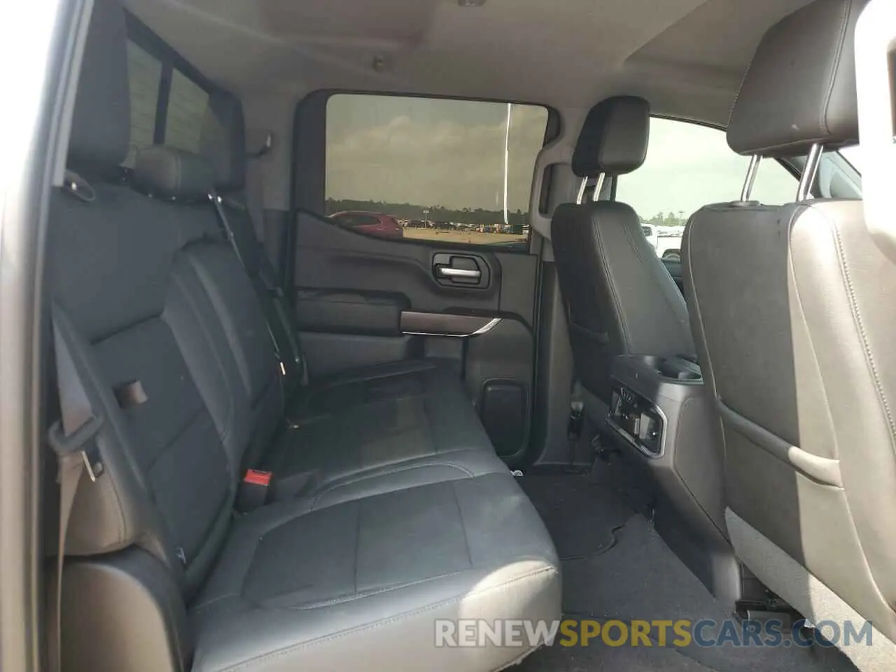 10 Photograph of a damaged car 3GTU9DED5KG263156 GMC SIERRA 2019