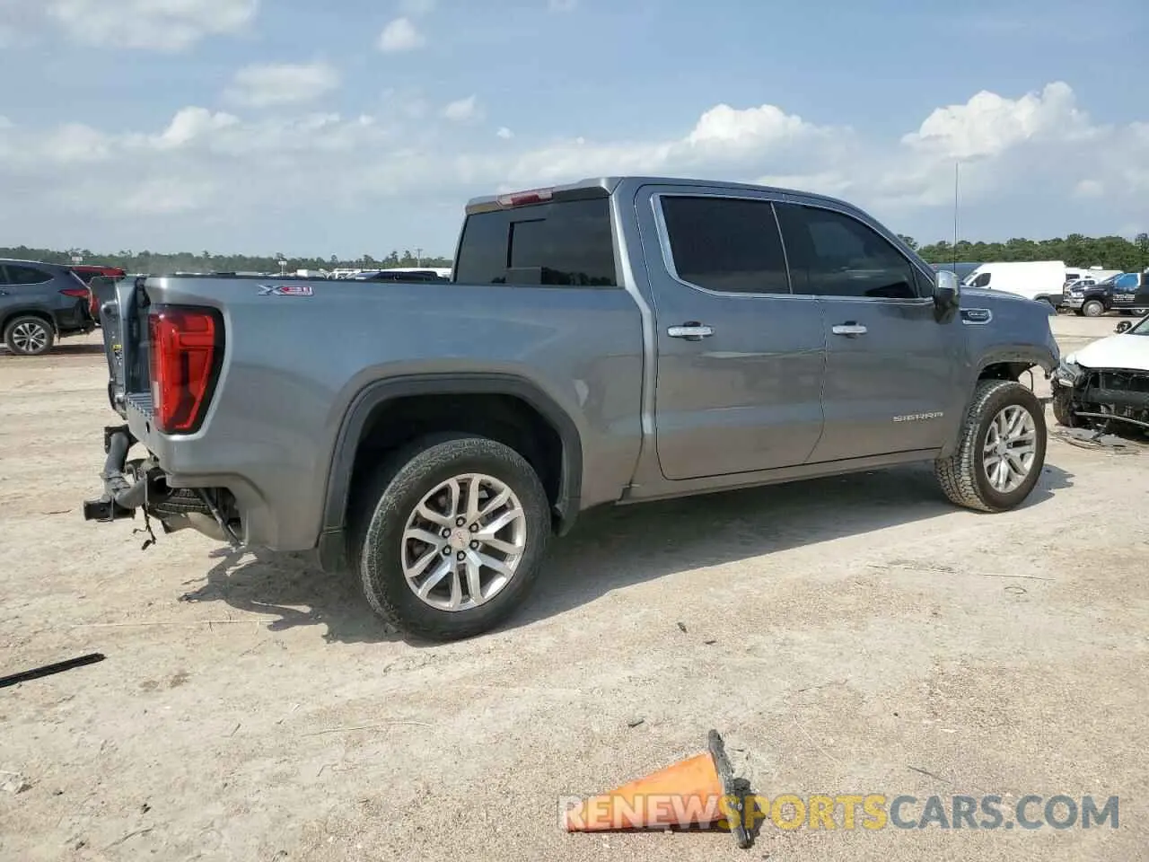 3 Photograph of a damaged car 3GTU9DED5KG263156 GMC SIERRA 2019
