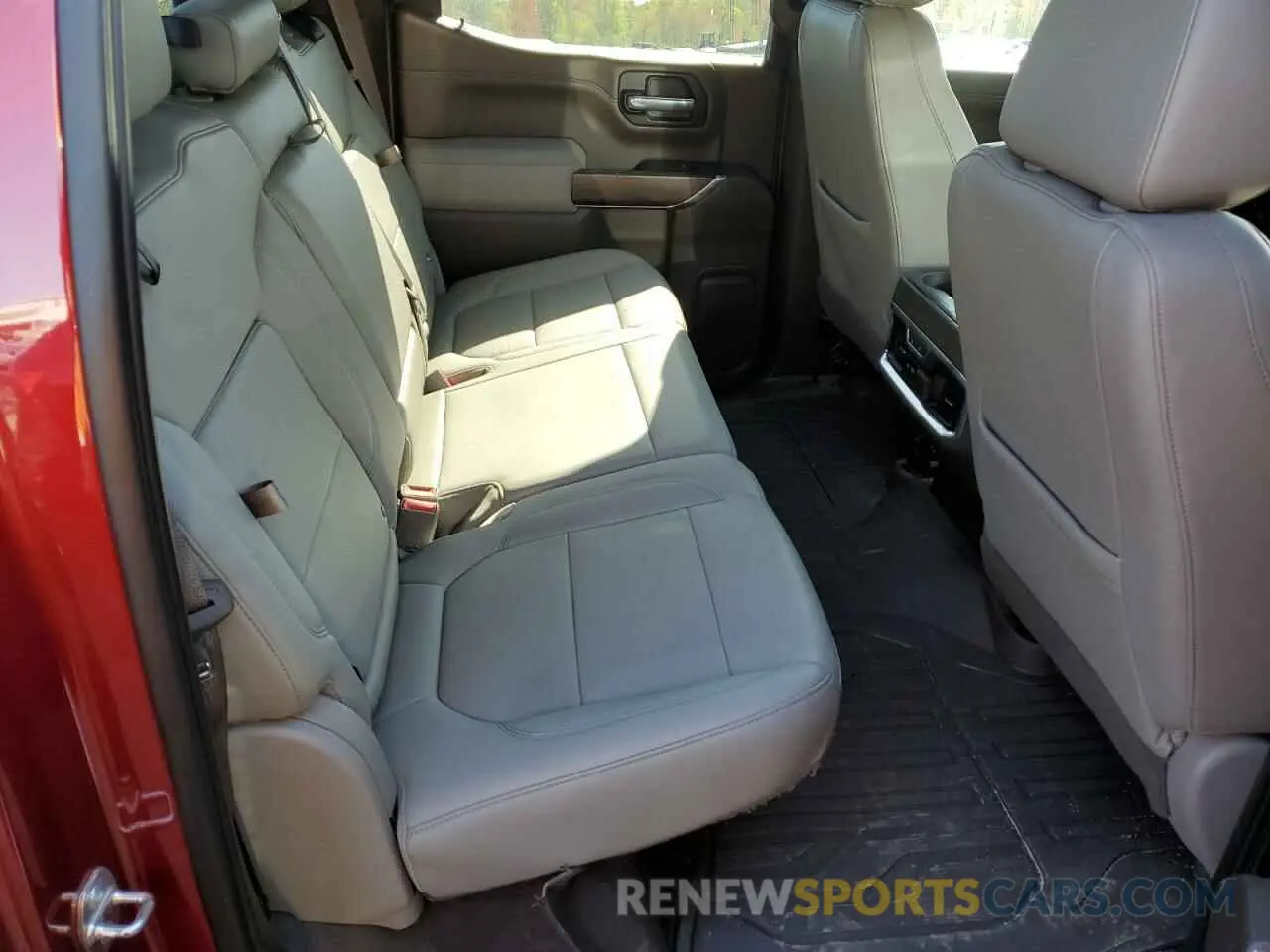 10 Photograph of a damaged car 3GTU9DED6KG235799 GMC SIERRA 2019