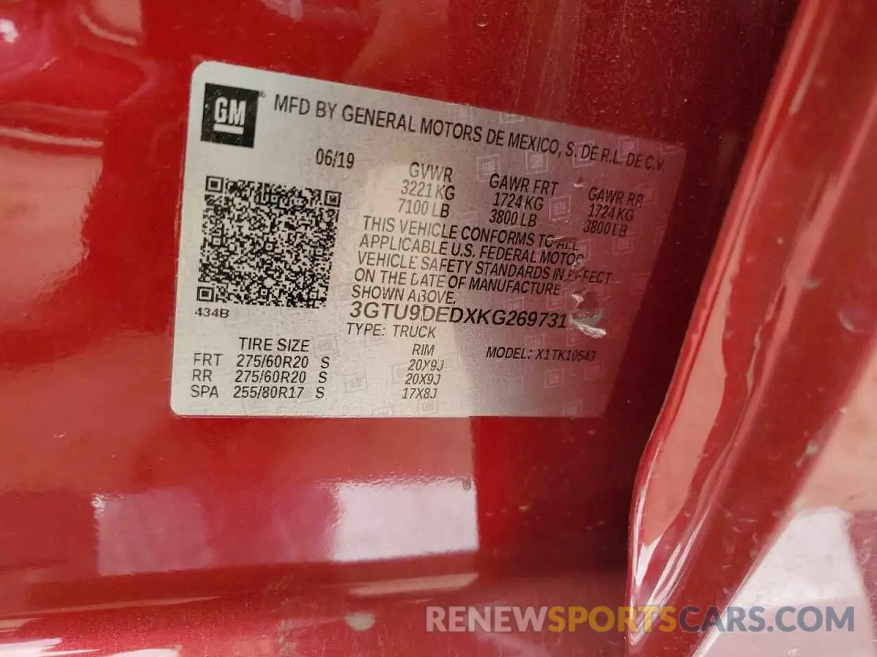 12 Photograph of a damaged car 3GTU9DEDXKG269731 GMC SIERRA 2019
