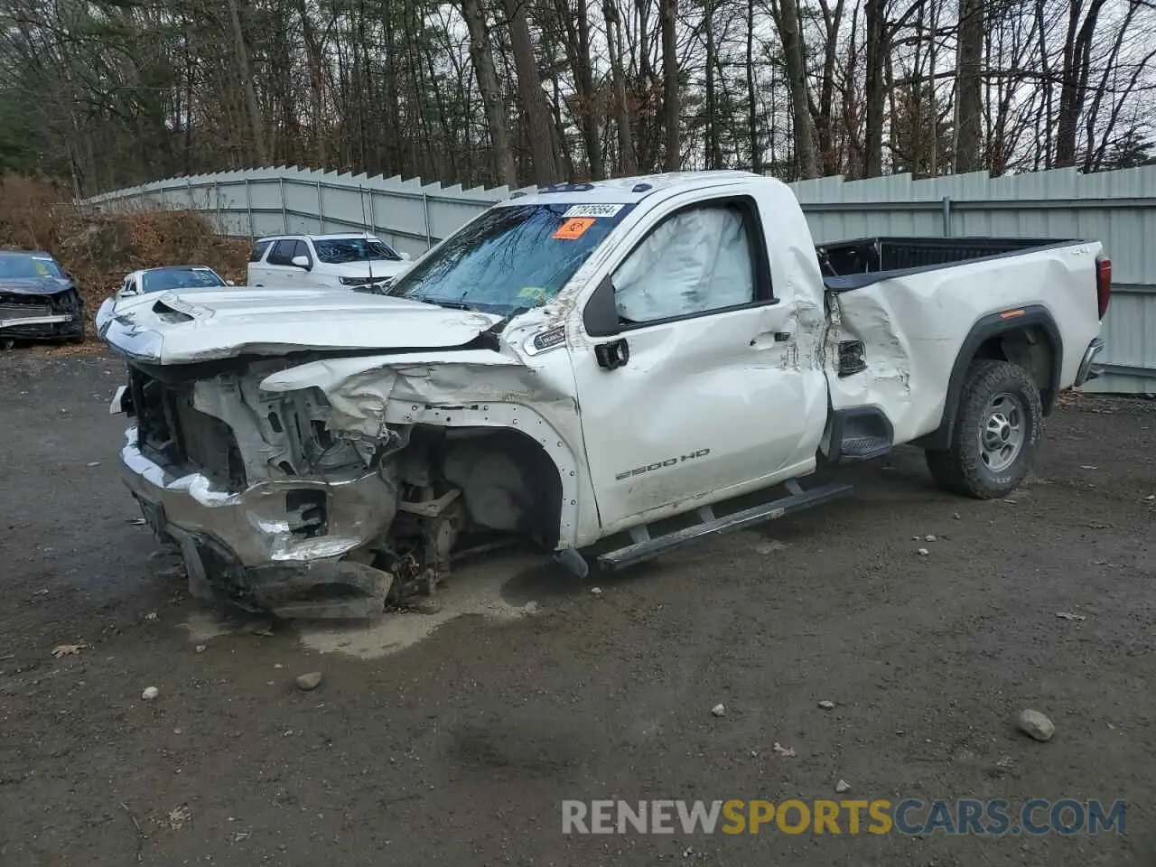 1 Photograph of a damaged car 1GT09LE78LF319578 GMC SIERRA 2020
