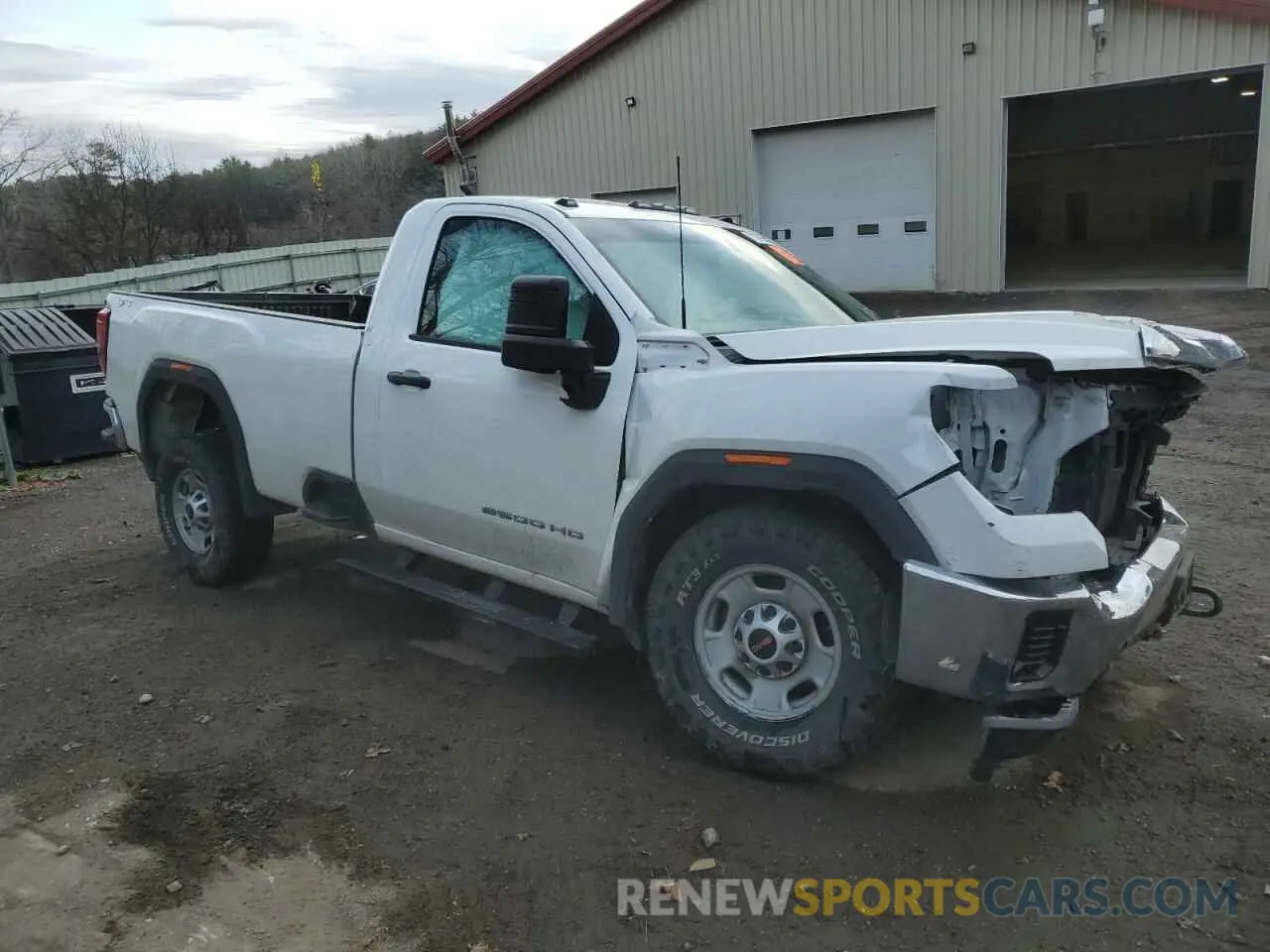 4 Photograph of a damaged car 1GT09LE78LF319578 GMC SIERRA 2020