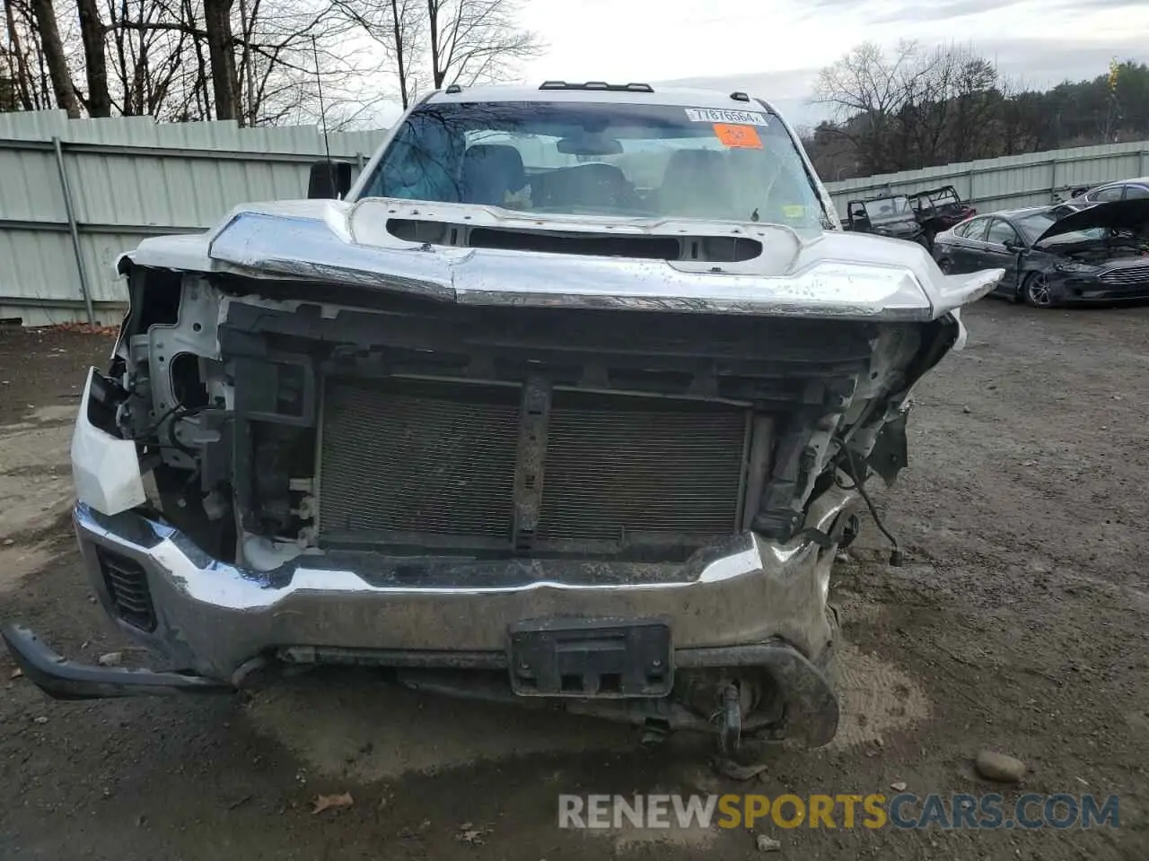 5 Photograph of a damaged car 1GT09LE78LF319578 GMC SIERRA 2020
