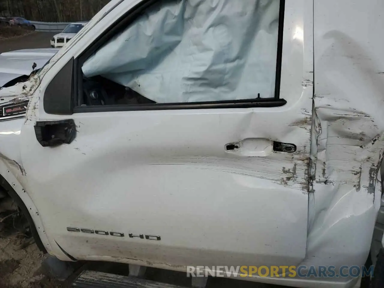 7 Photograph of a damaged car 1GT09LE78LF319578 GMC SIERRA 2020