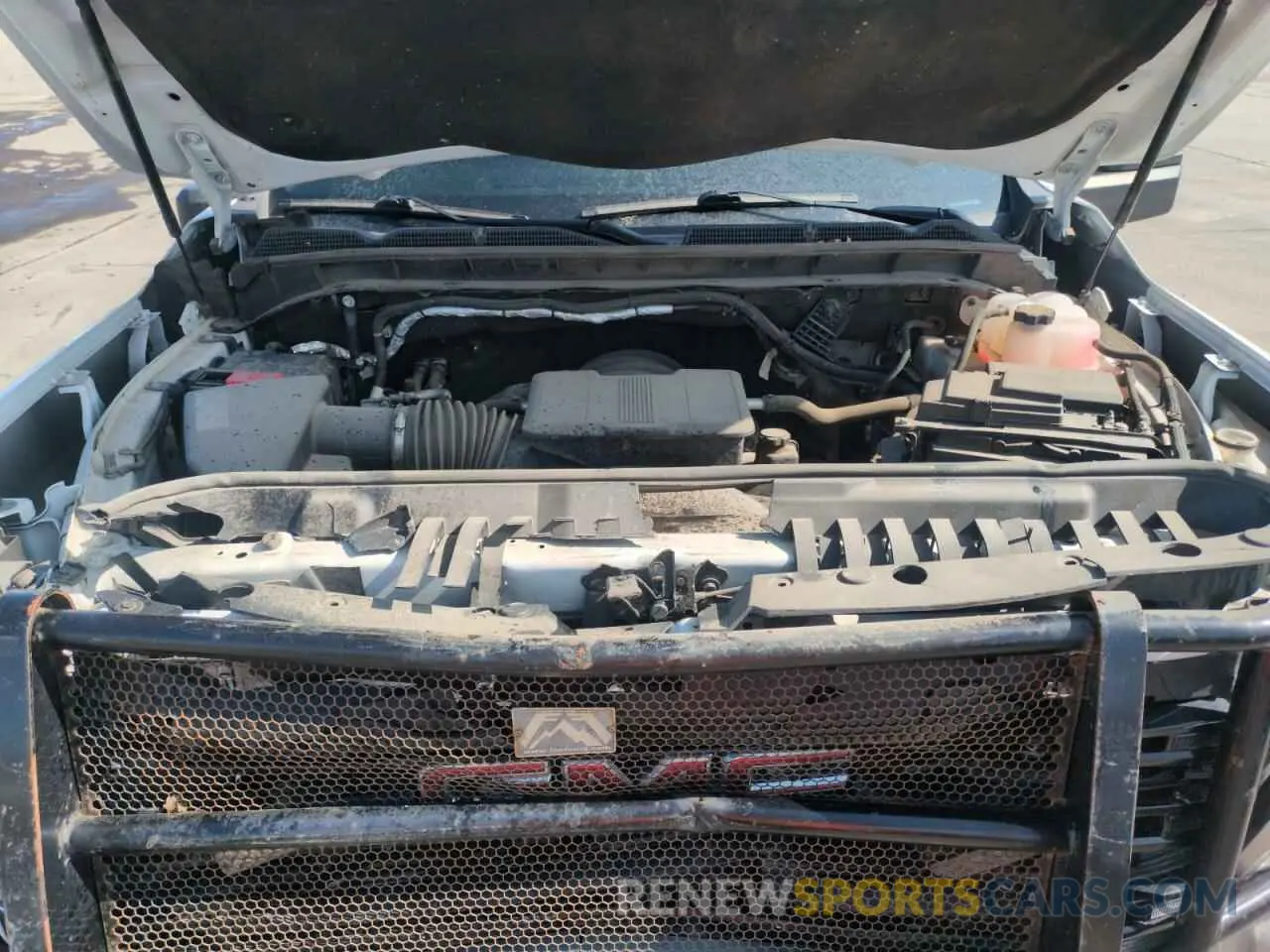 11 Photograph of a damaged car 1GT19LE73LF229789 GMC SIERRA 2020