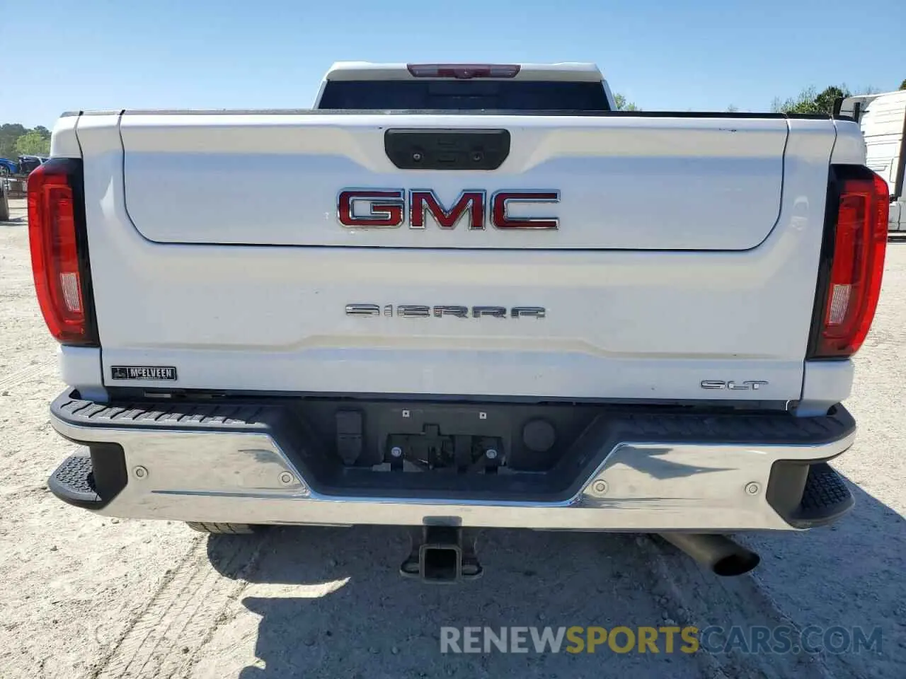6 Photograph of a damaged car 1GT19NE71LF131890 GMC SIERRA 2020