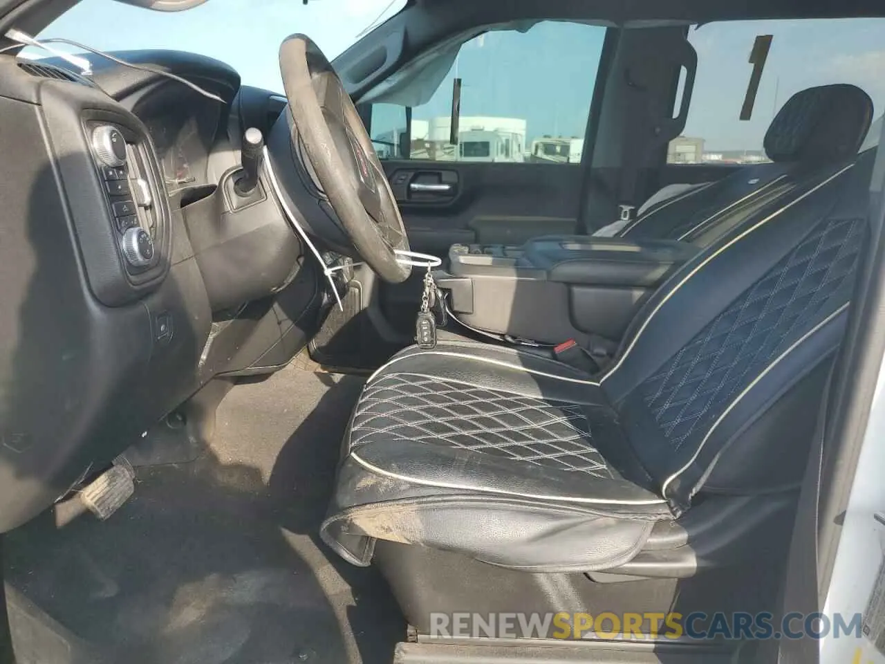 7 Photograph of a damaged car 1GT49LE72LF145802 GMC SIERRA 2020