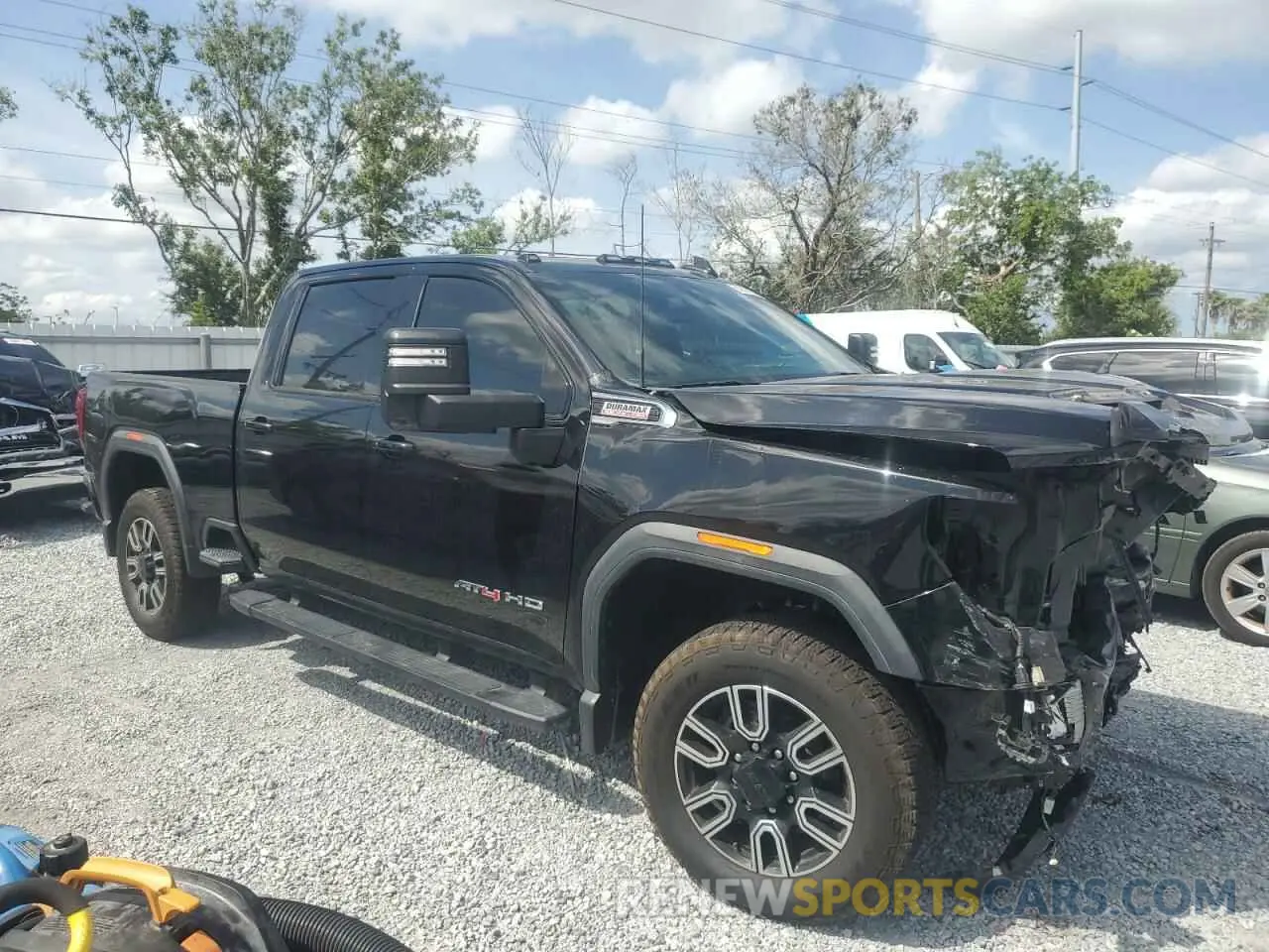4 Photograph of a damaged car 1GT49PEY0LF116721 GMC SIERRA 2020