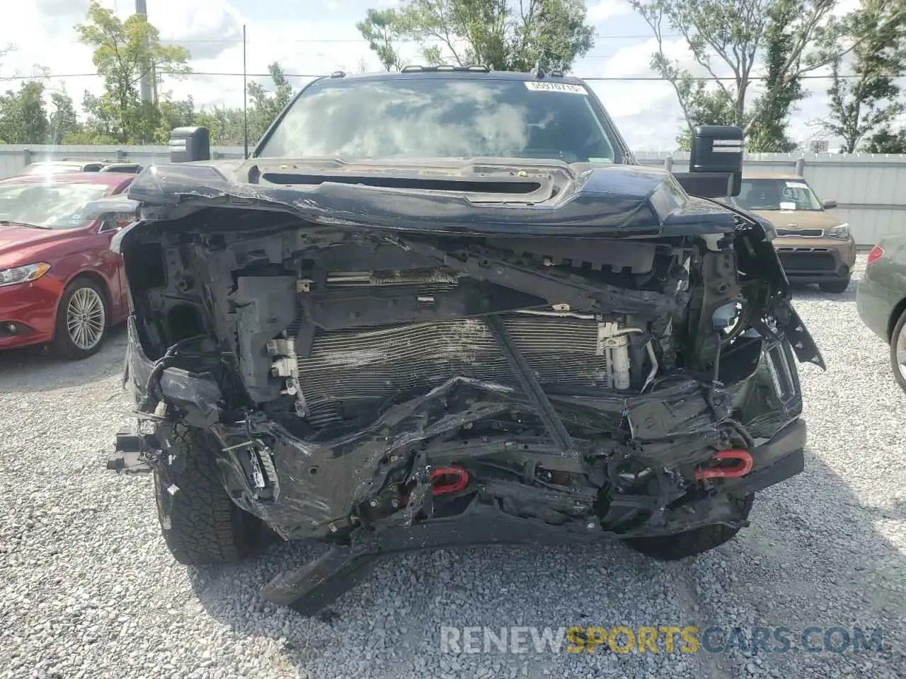 5 Photograph of a damaged car 1GT49PEY0LF116721 GMC SIERRA 2020