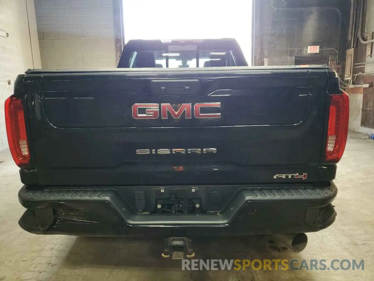 6 Photograph of a damaged car 1GT49PEY7LF135671 GMC SIERRA 2020