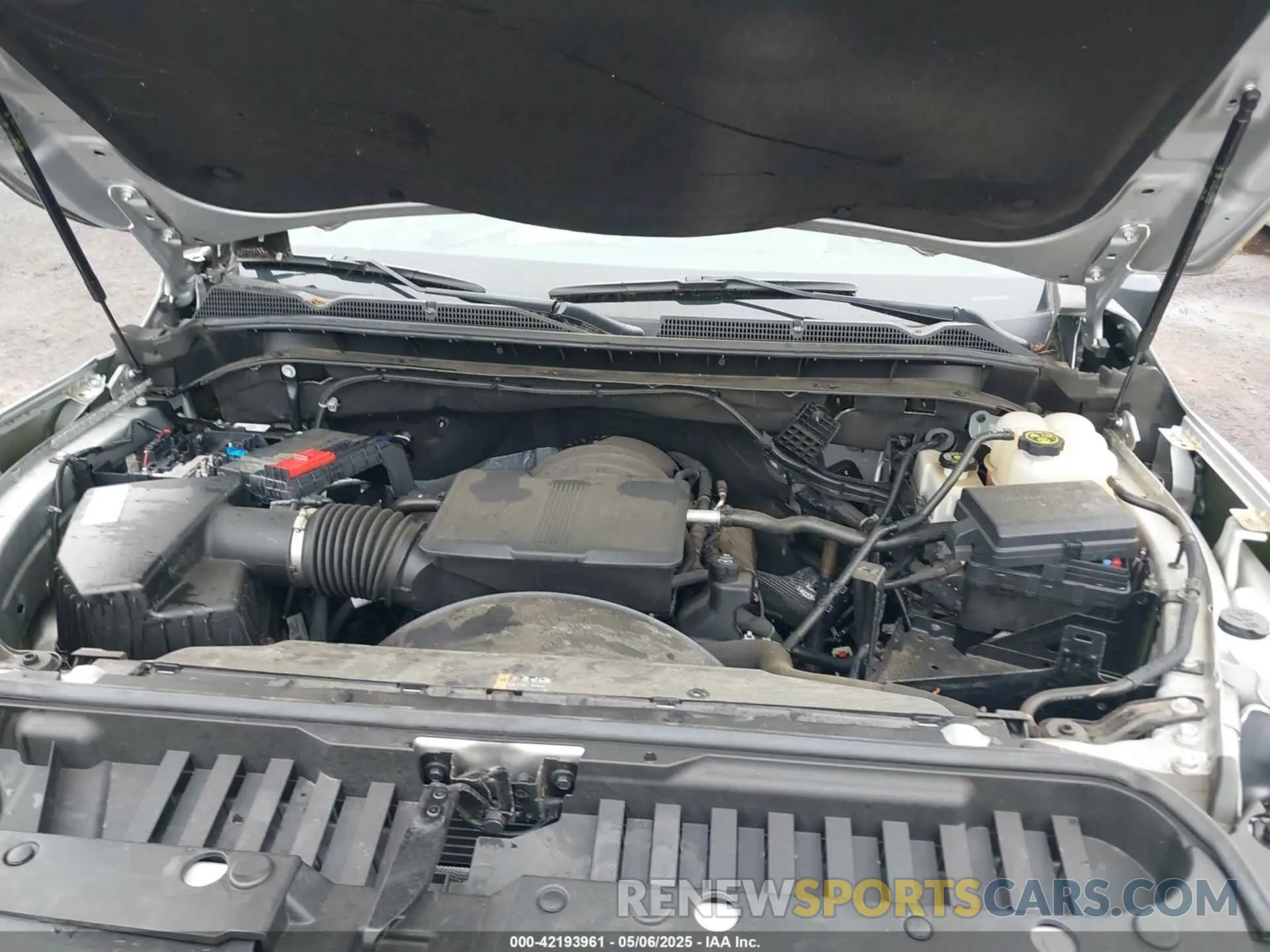 10 Photograph of a damaged car 1GT49RE79LF285364 GMC SIERRA 2020