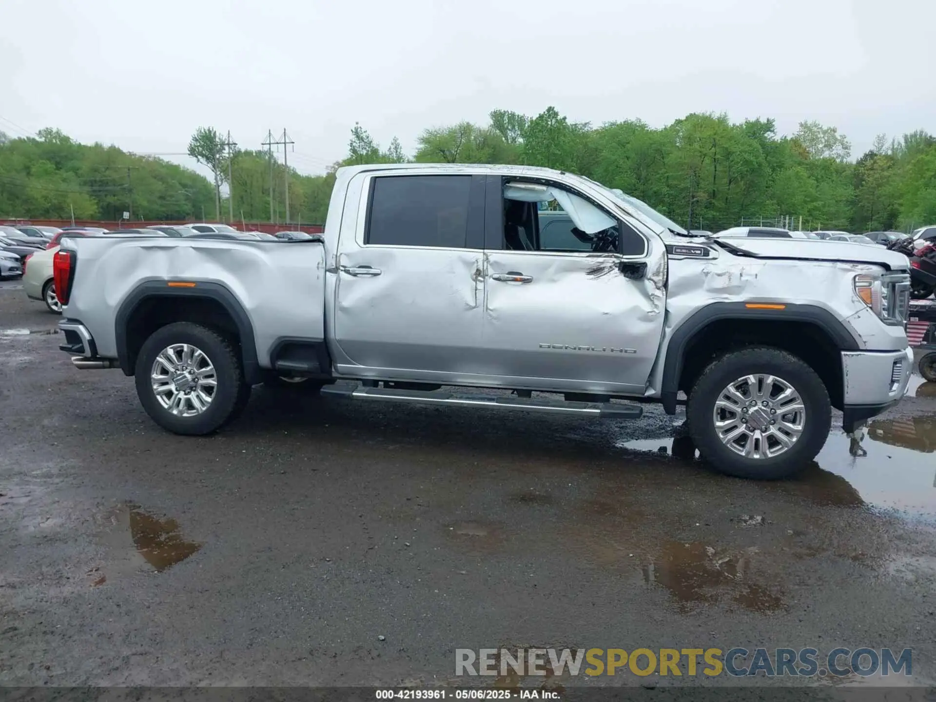 13 Photograph of a damaged car 1GT49RE79LF285364 GMC SIERRA 2020