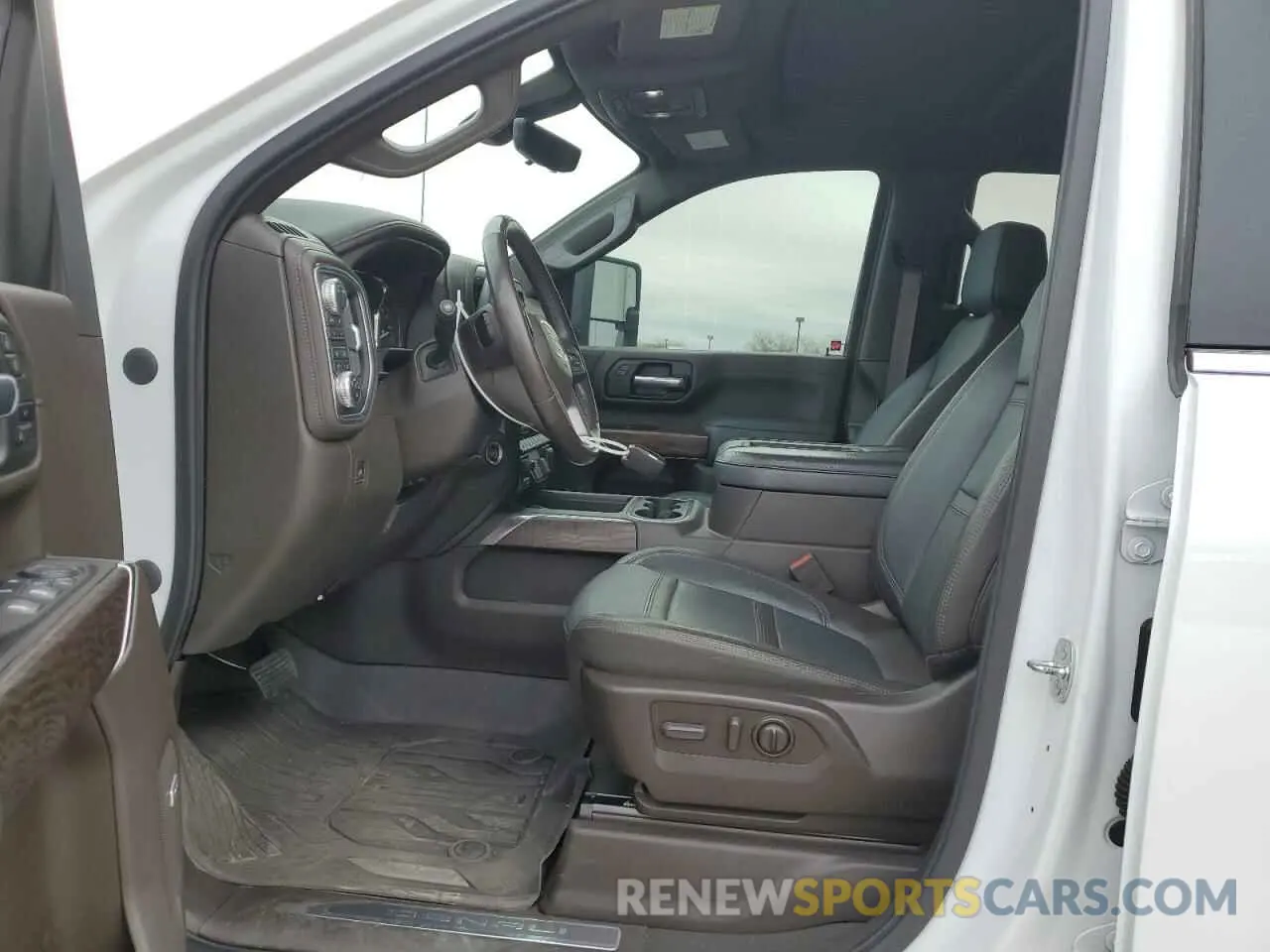 7 Photograph of a damaged car 1GT49REYXLF232133 GMC SIERRA 2020