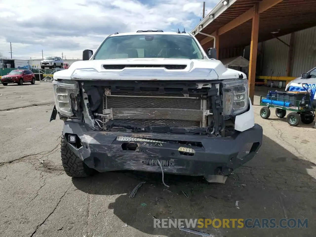 5 Photograph of a damaged car 1GT49TEY3LF217048 GMC SIERRA 2020