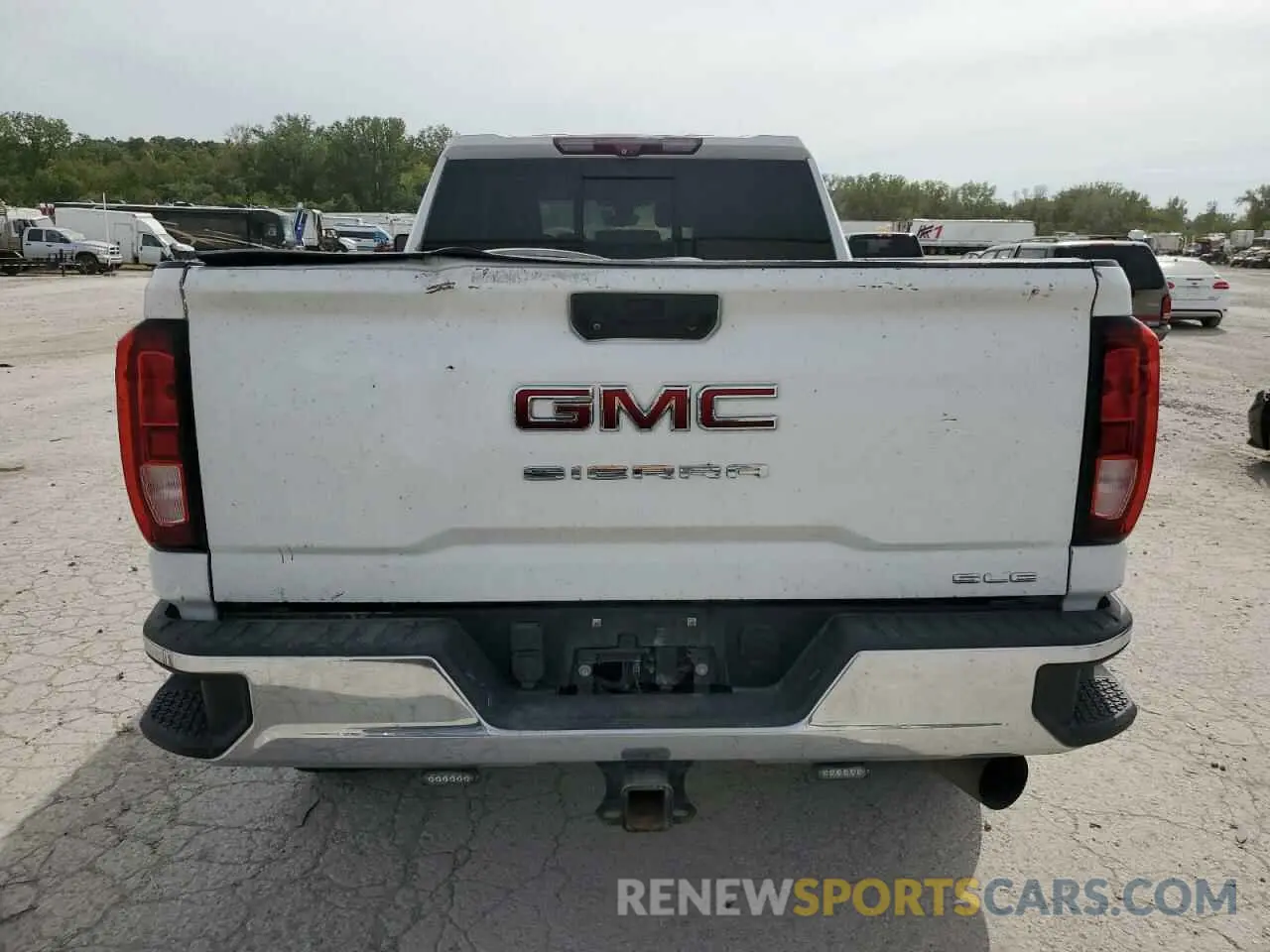 6 Photograph of a damaged car 1GT49TEY7LF215223 GMC SIERRA 2020