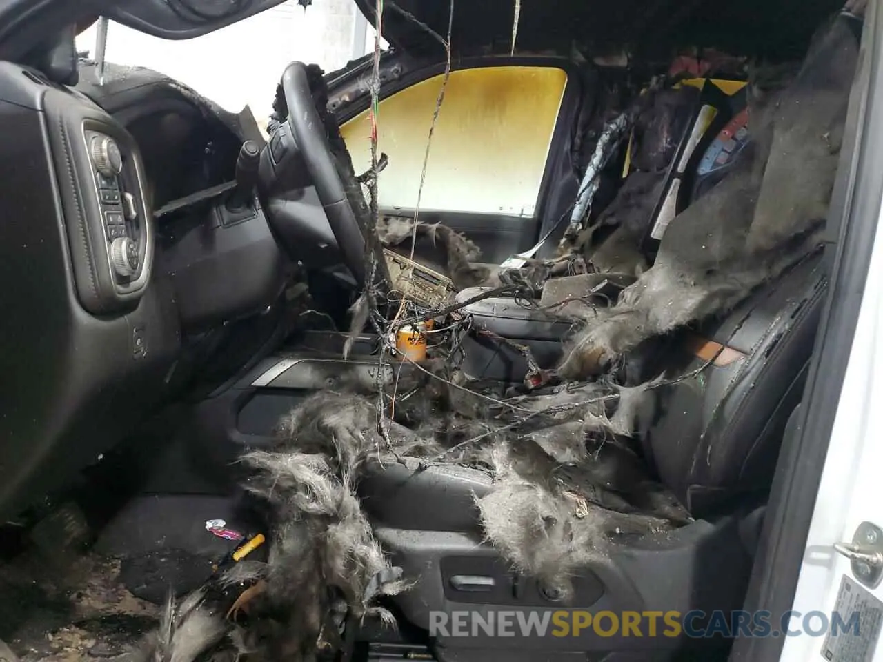 7 Photograph of a damaged car 1GT49VEY9LF268615 GMC SIERRA 2020