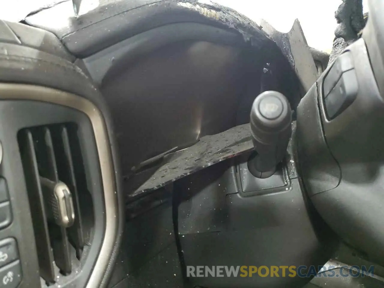 9 Photograph of a damaged car 1GT49VEY9LF268615 GMC SIERRA 2020